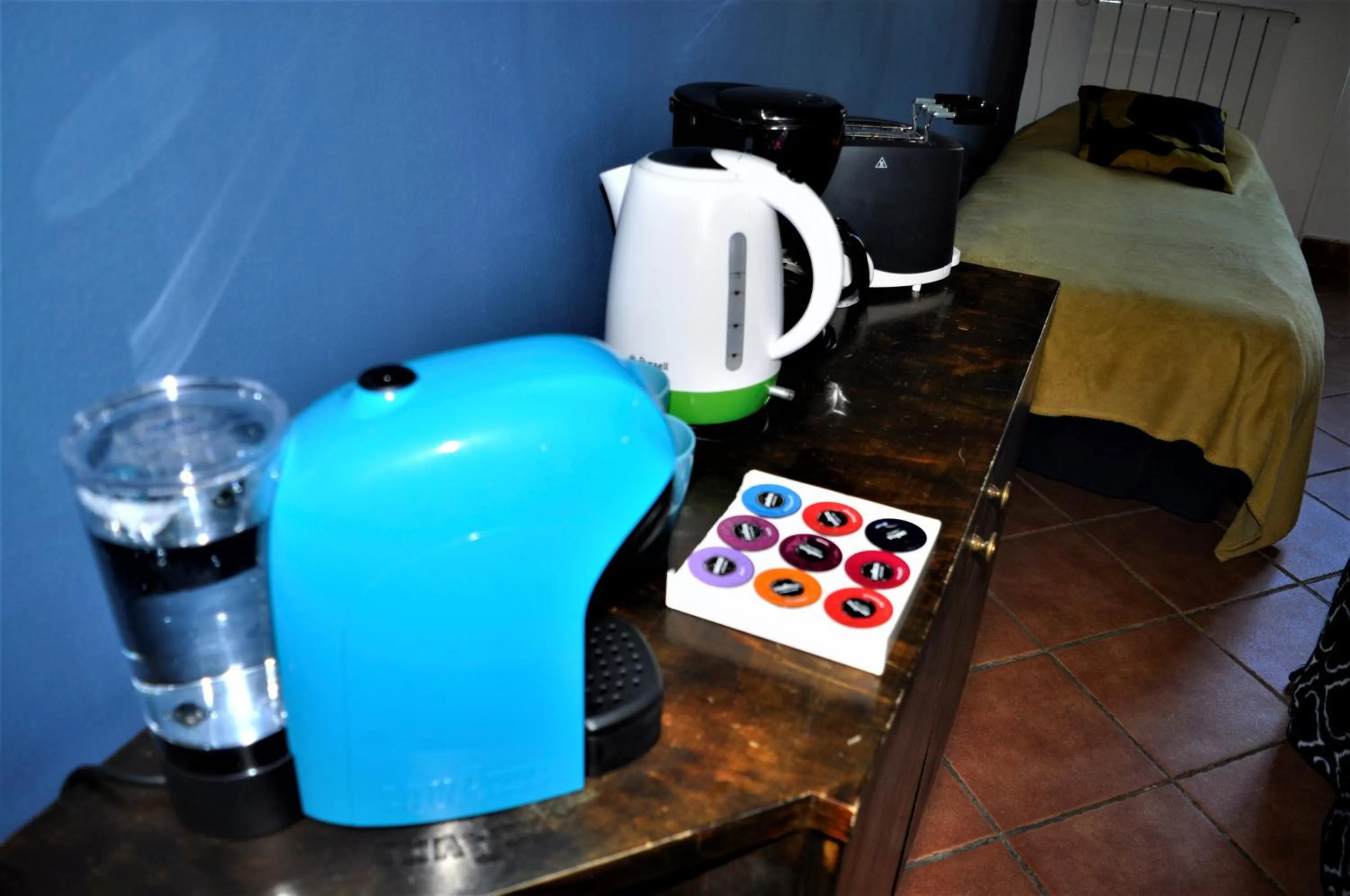 Coffee/tea facilities in Guest Art Trastevere Station with AC