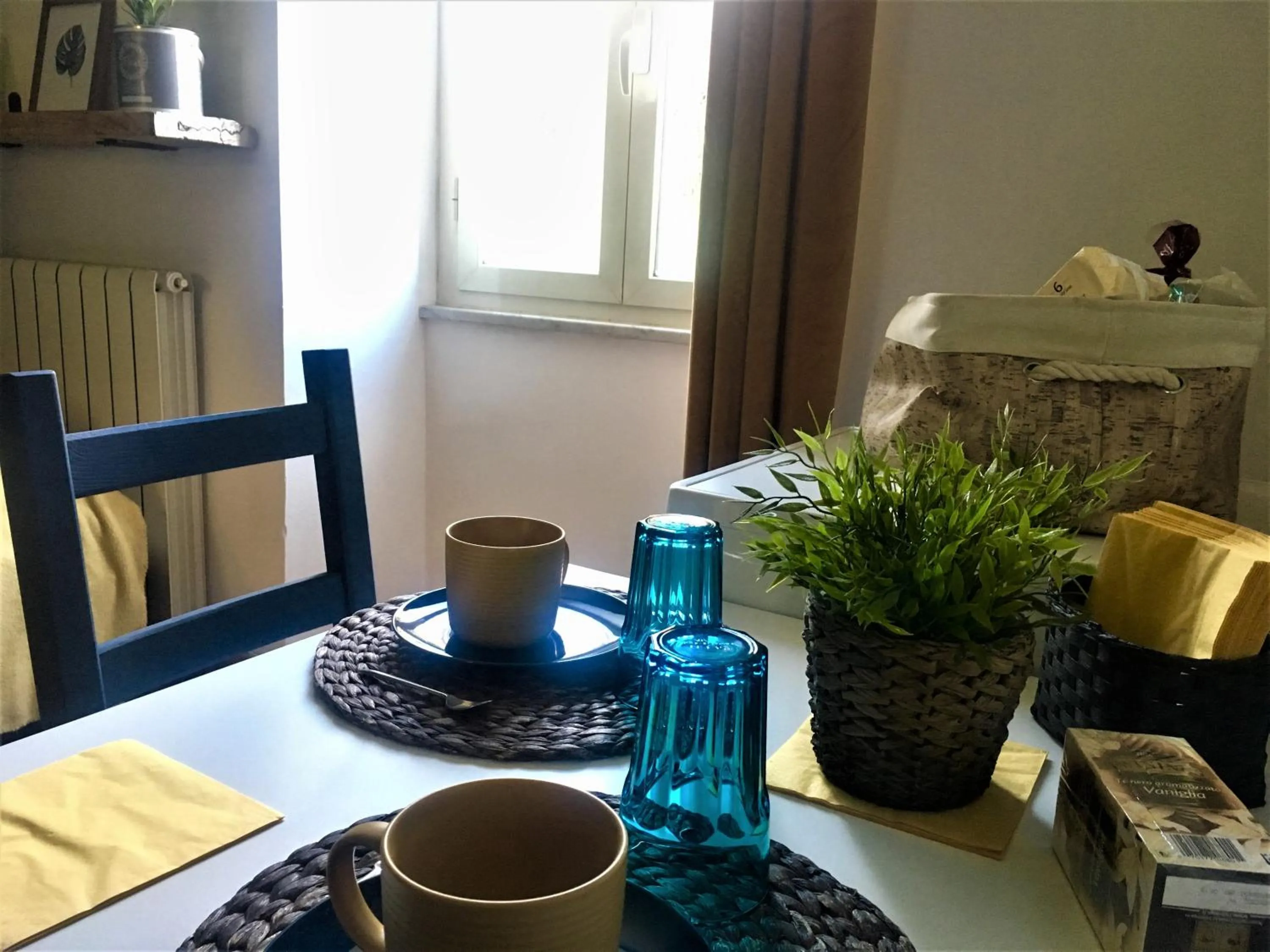 Dining area in Guest Art Trastevere Station with AC