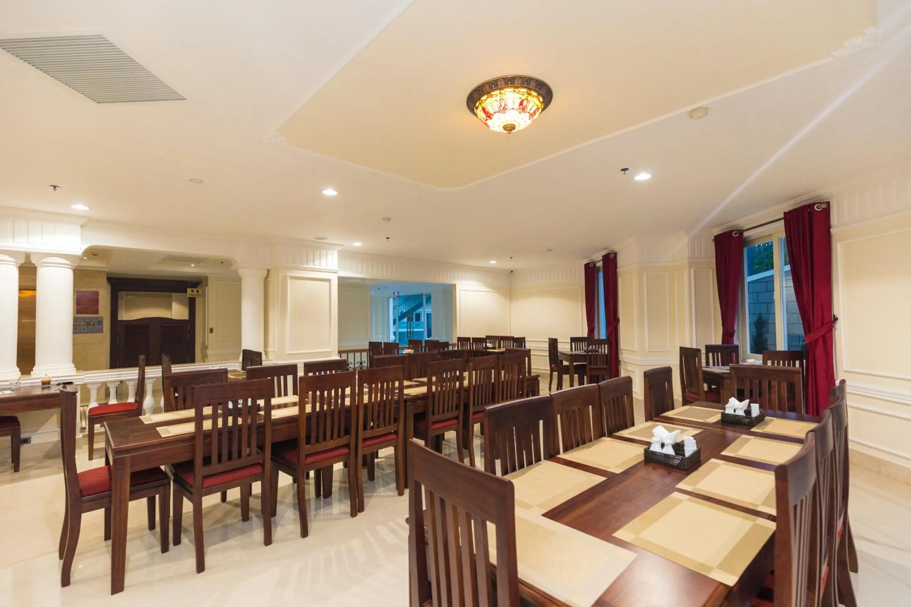 Restaurant/places to eat in CALYSSA HOTELS & VILLAGE