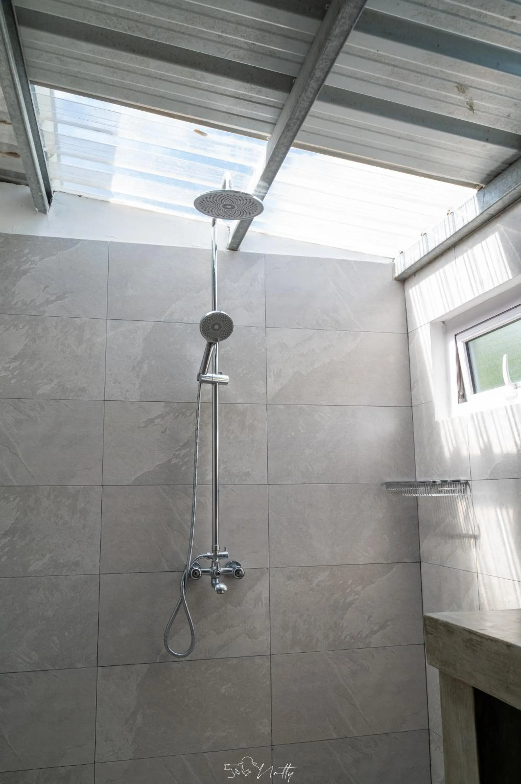 Shower in Residence Foulsafat