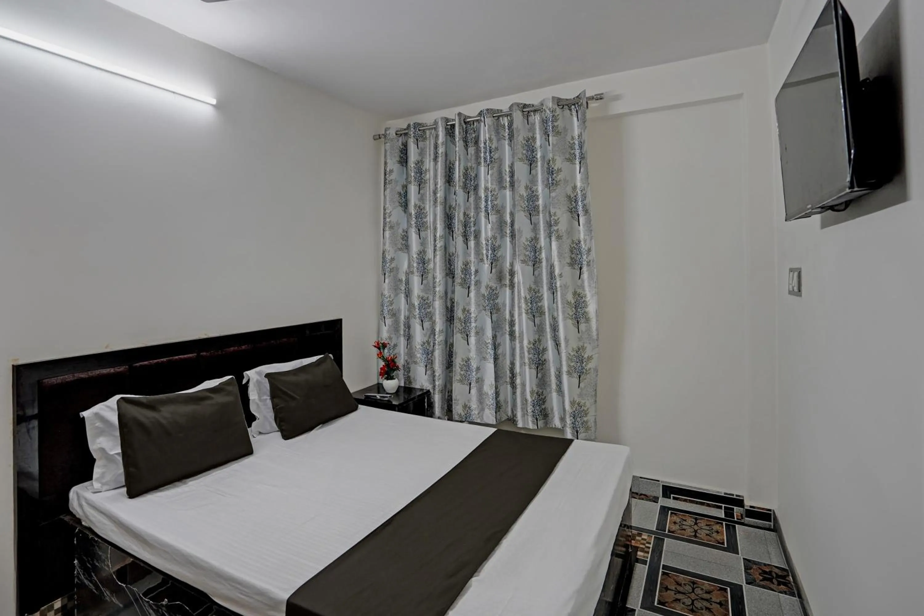 Facade/entrance, Bed in Hotel O VS GALAXY