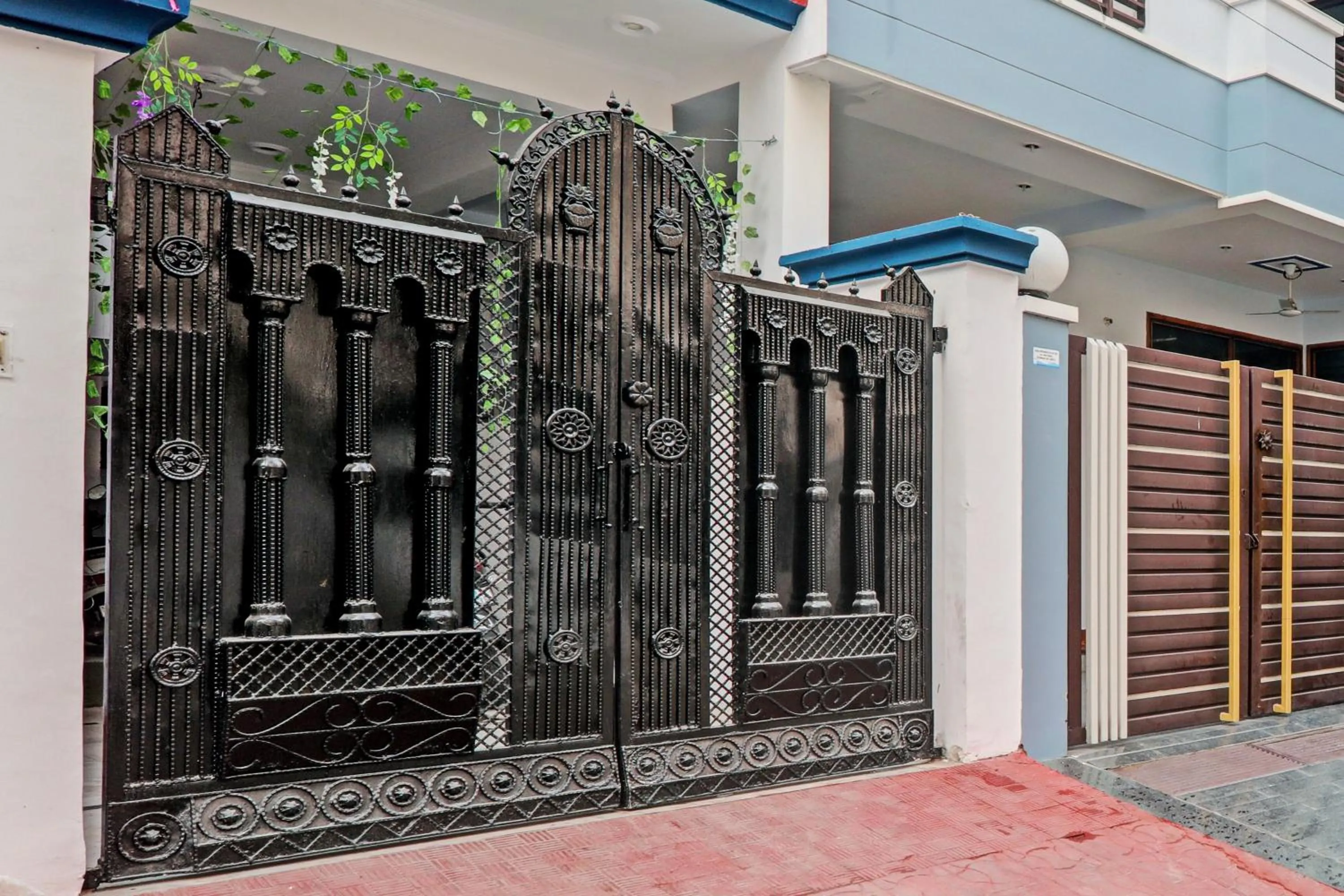 Facade/entrance in Hotel O Drip Stay Inn