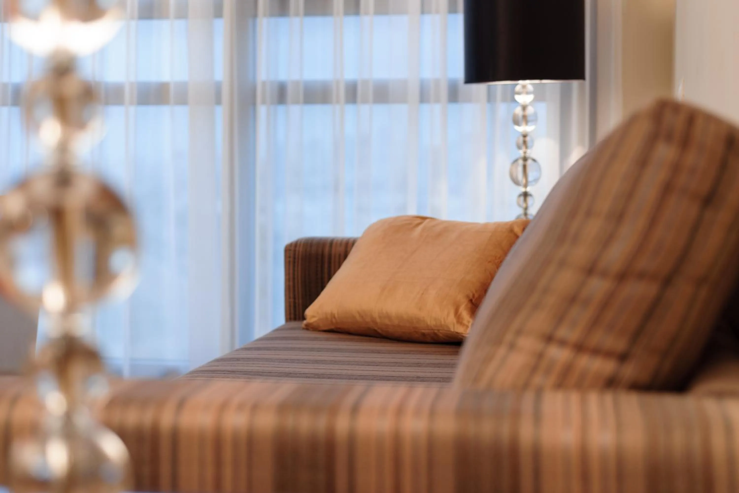 Seating area in Leonardo Plaza Ashdod