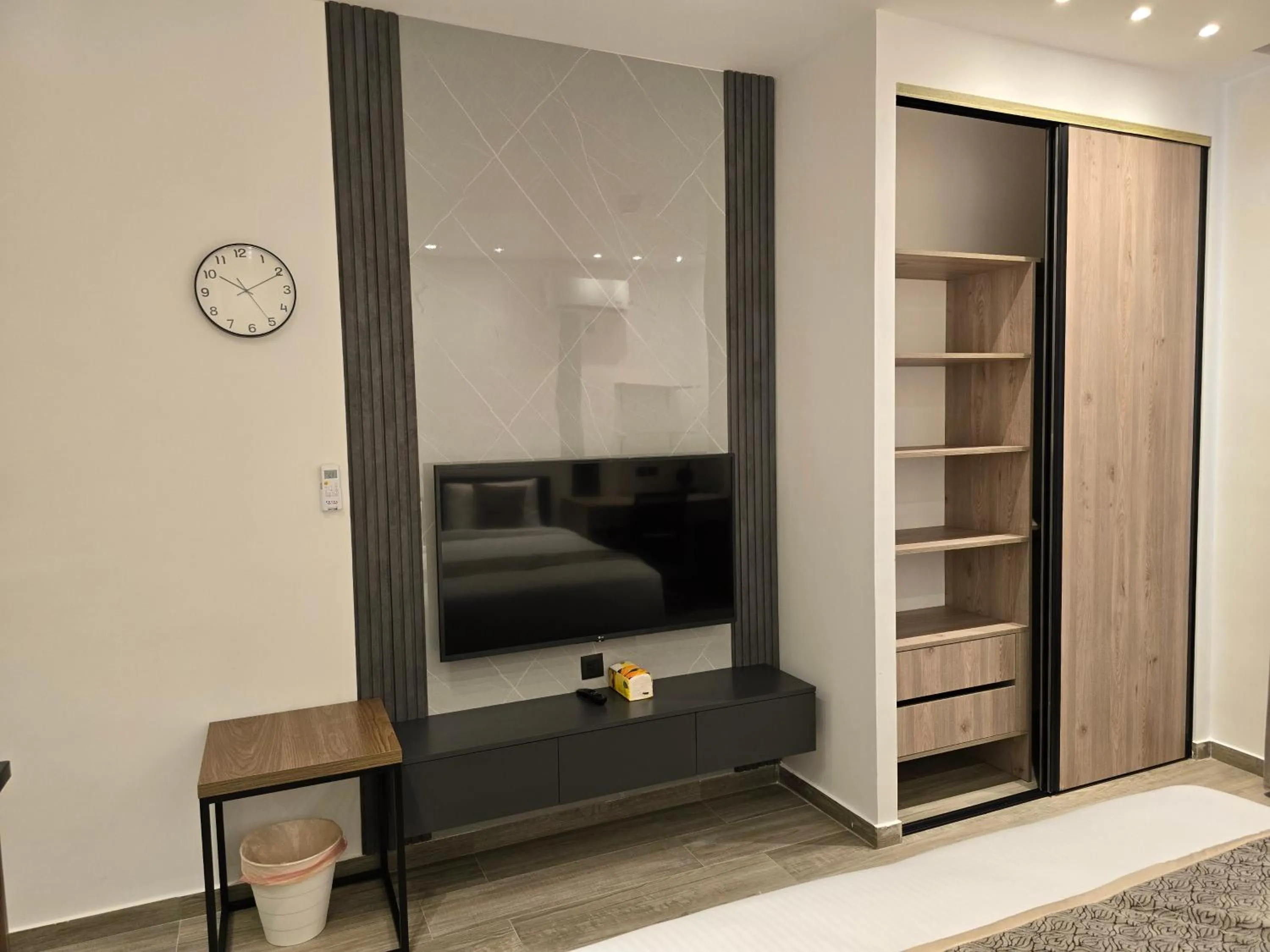 TV and multimedia in Alshakreen suites