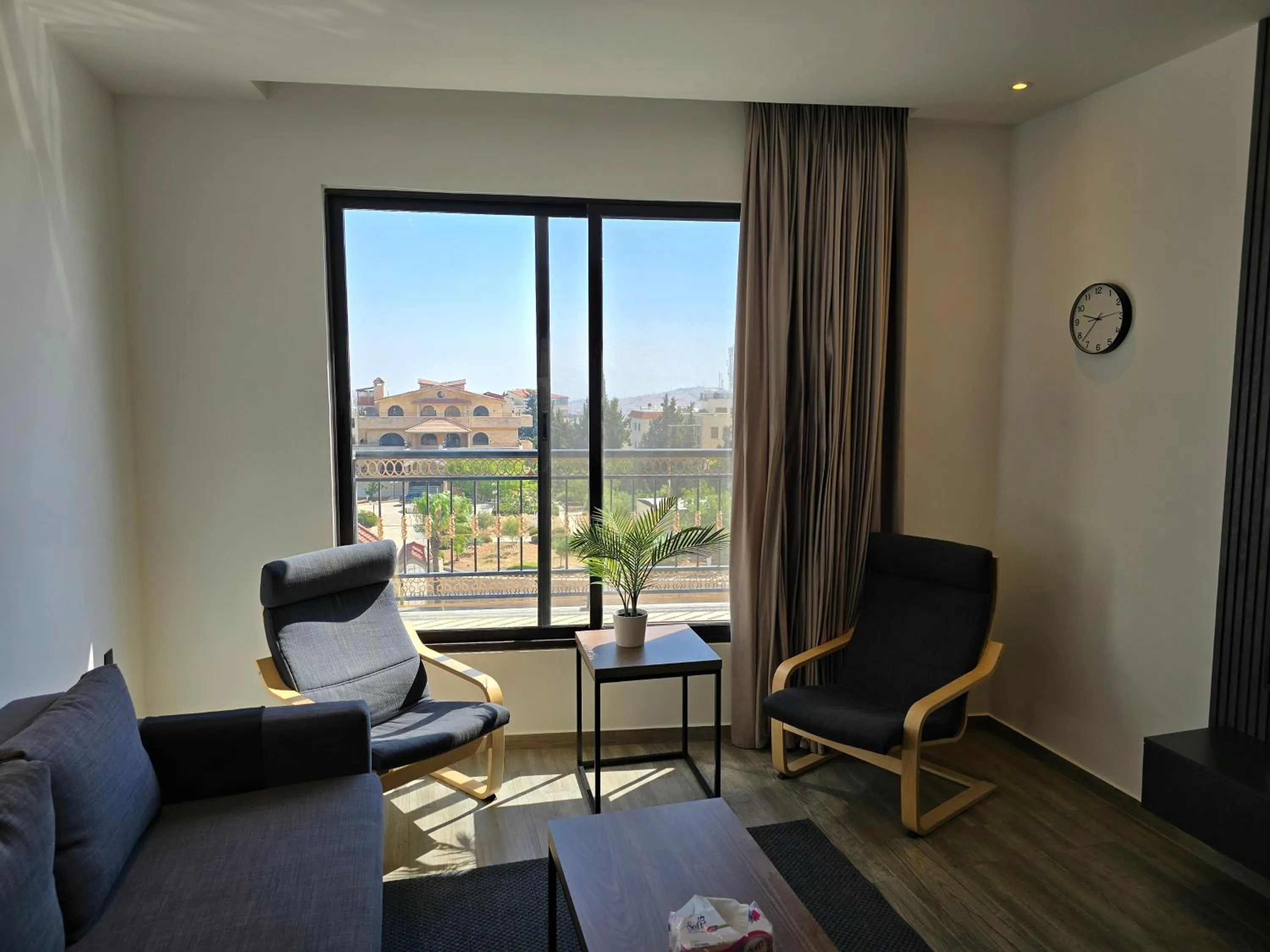 Living room in Alshakreen suites