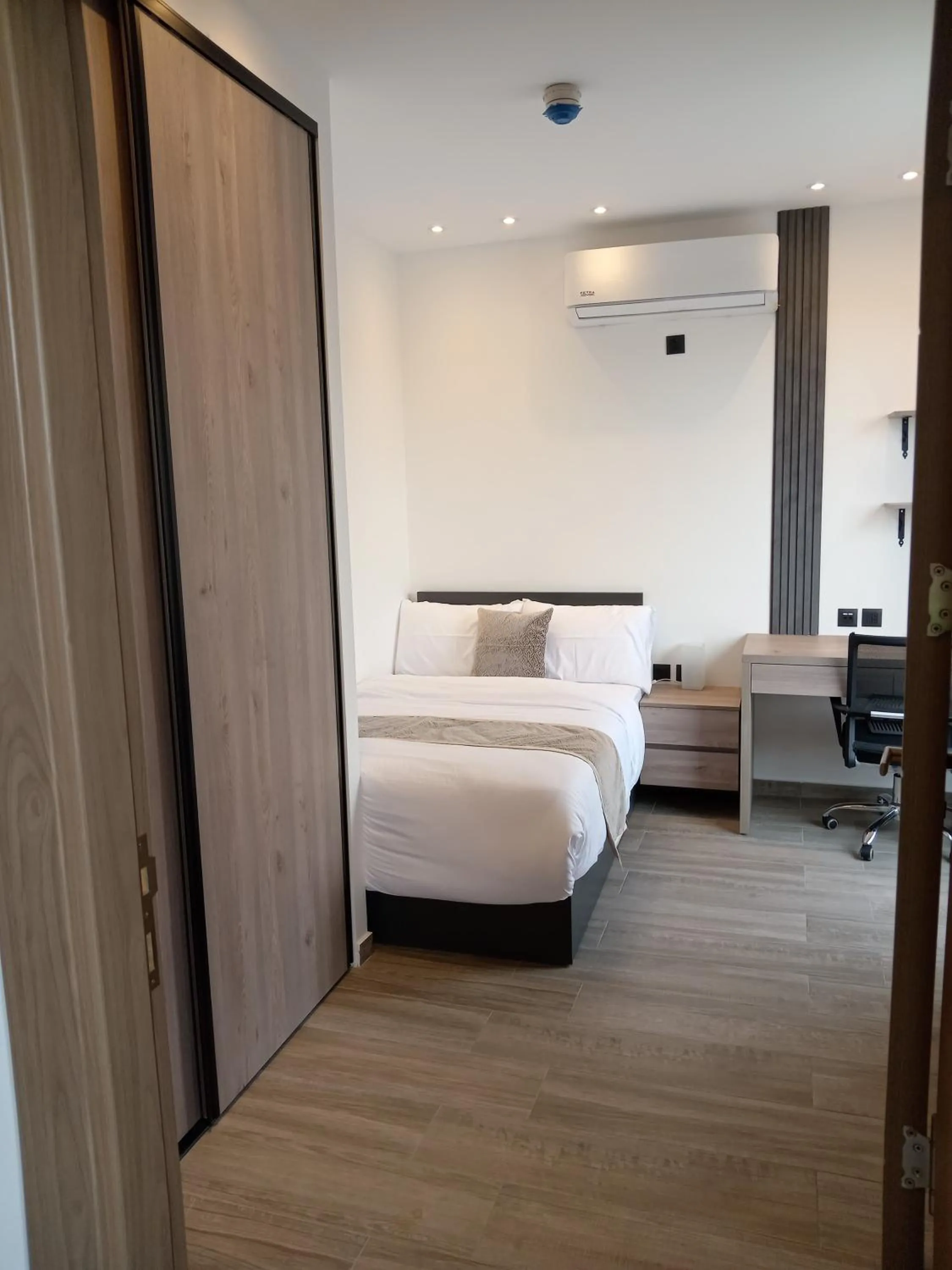 Bed in Alshakreen suites
