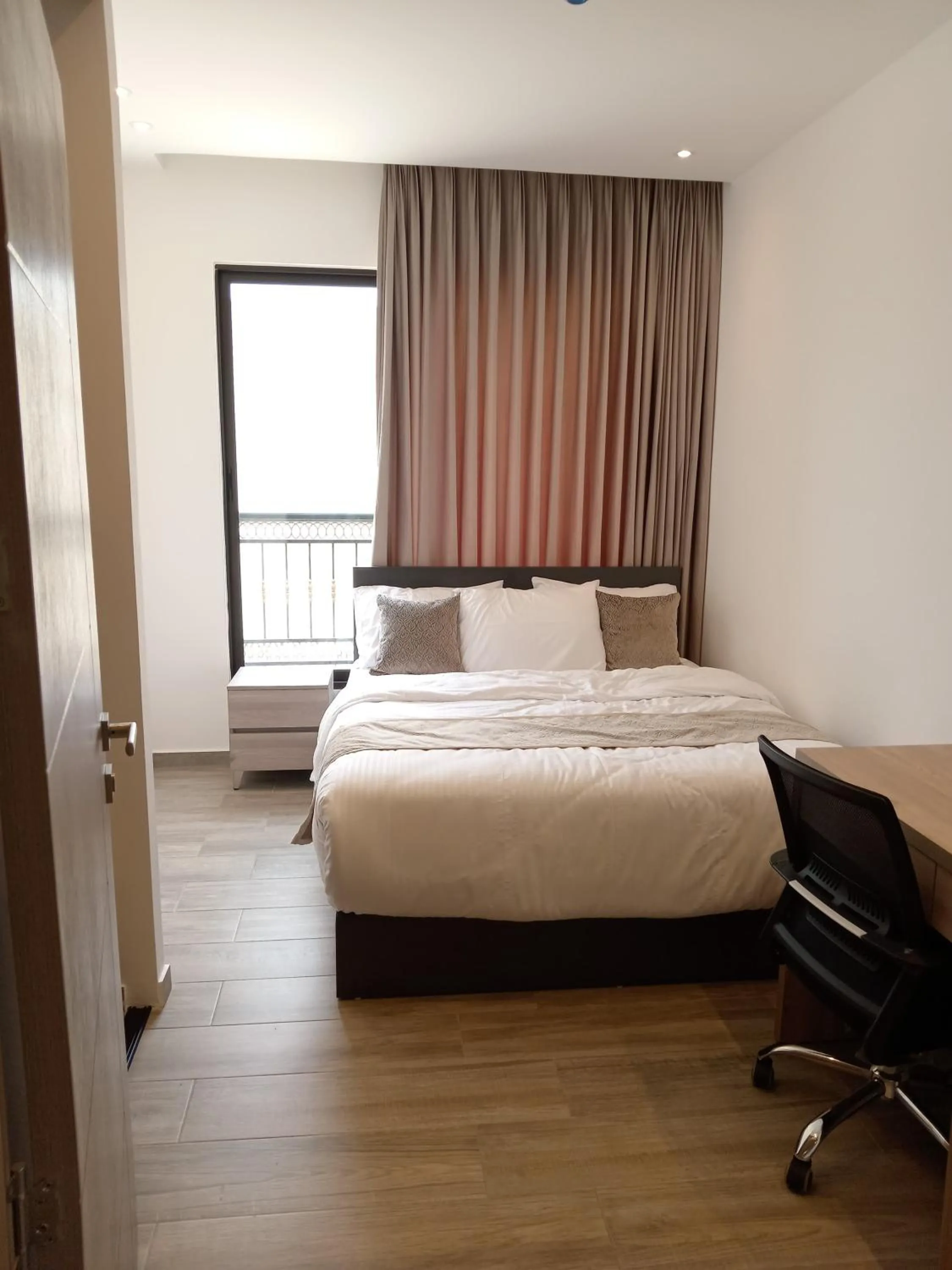 Bed in Alshakreen suites