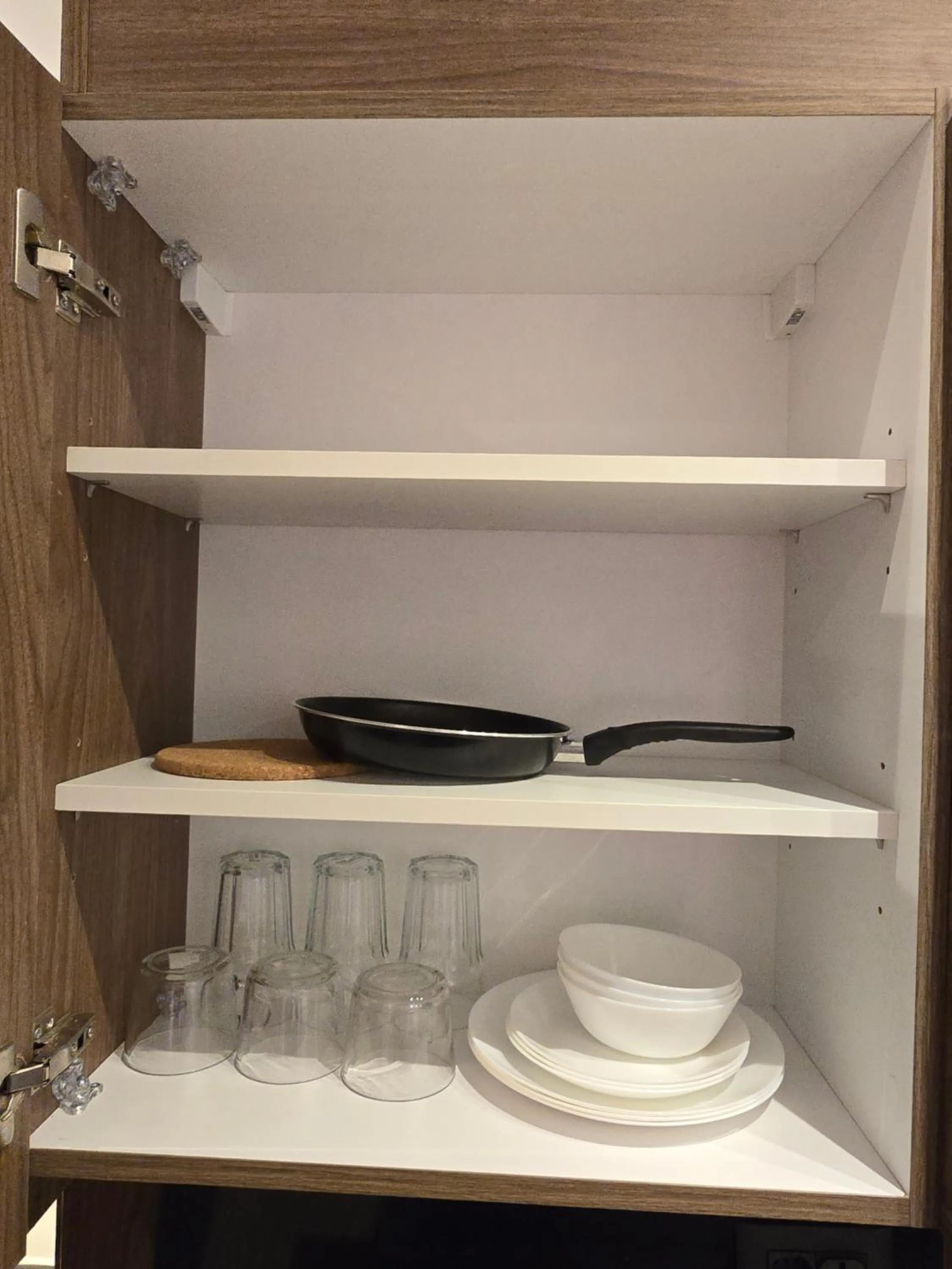Kitchen or kitchenette in Alshakreen suites