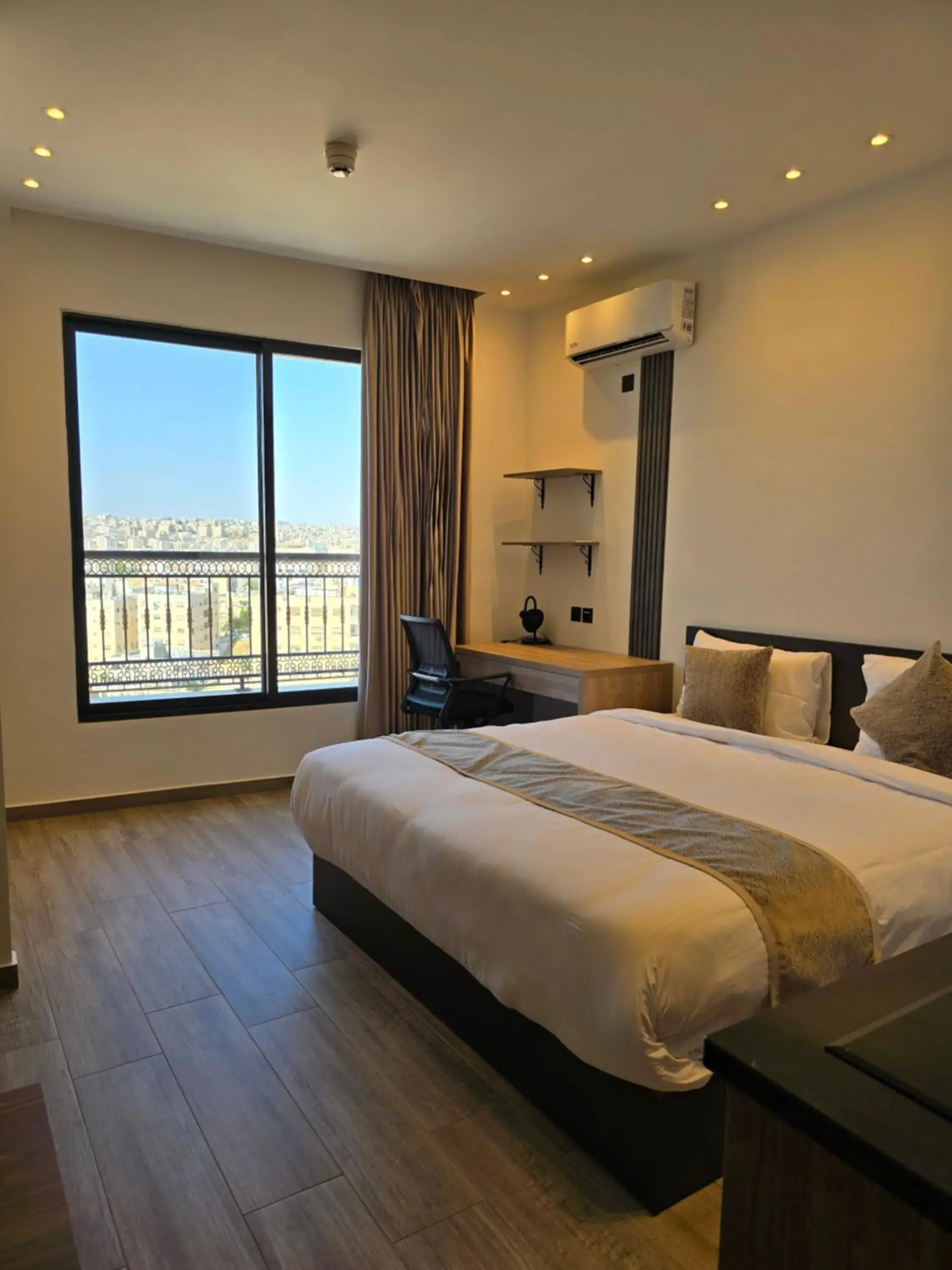Deluxe Queen Room in Alshakreen suites Deluxe Queen Room in Alshakreen suites