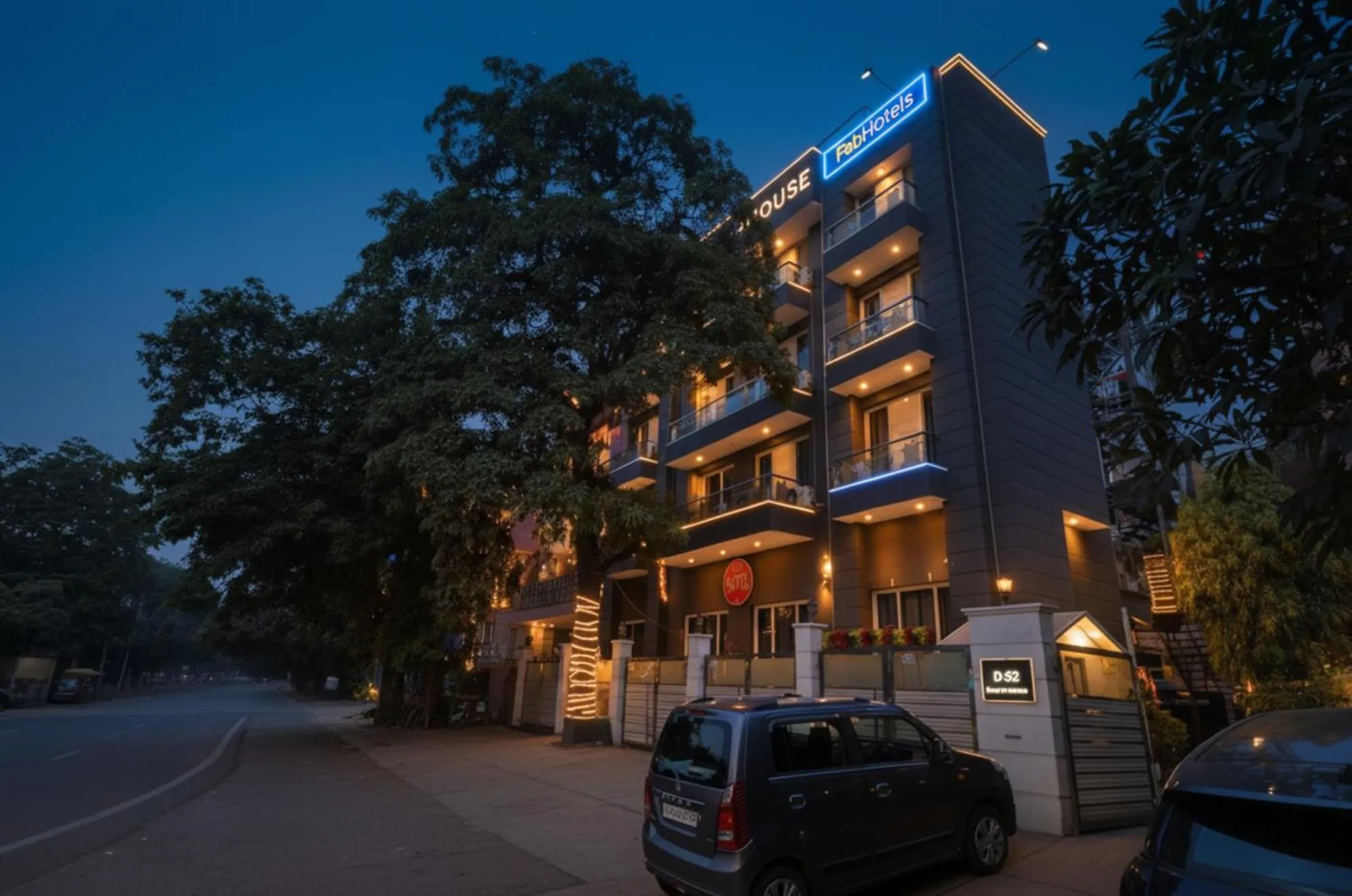 Property building in FabHotel Majestic JPM I