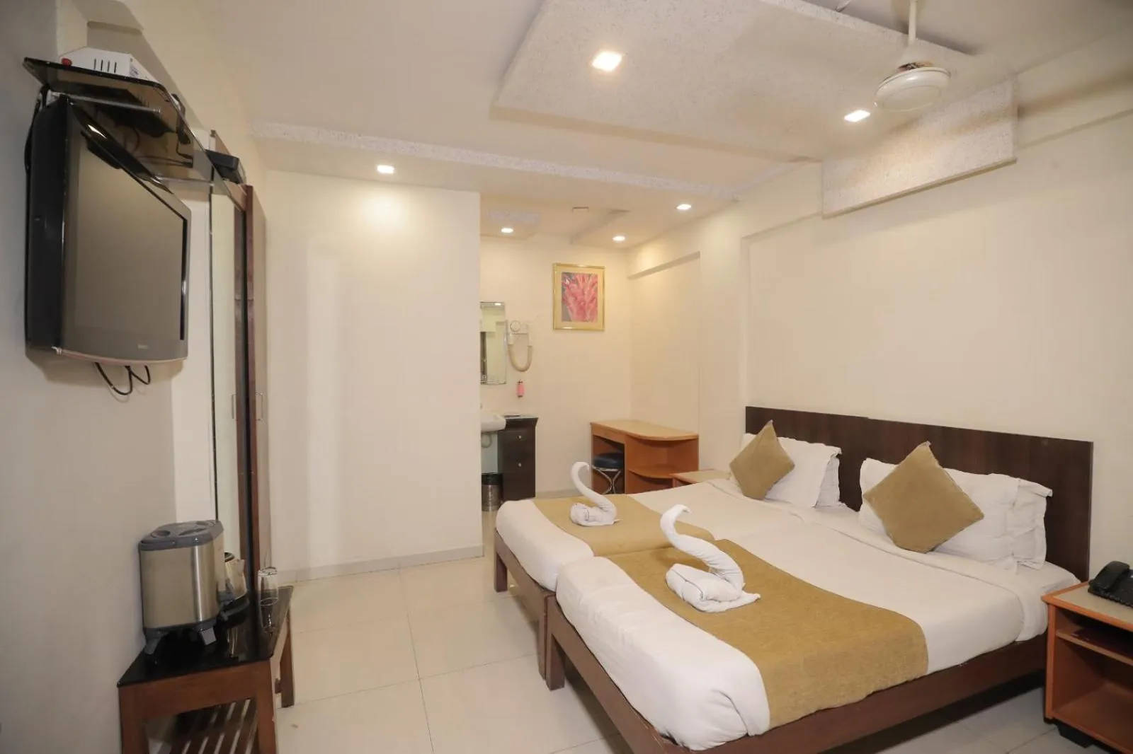 Bedroom, Bed in Hotel The Excellency