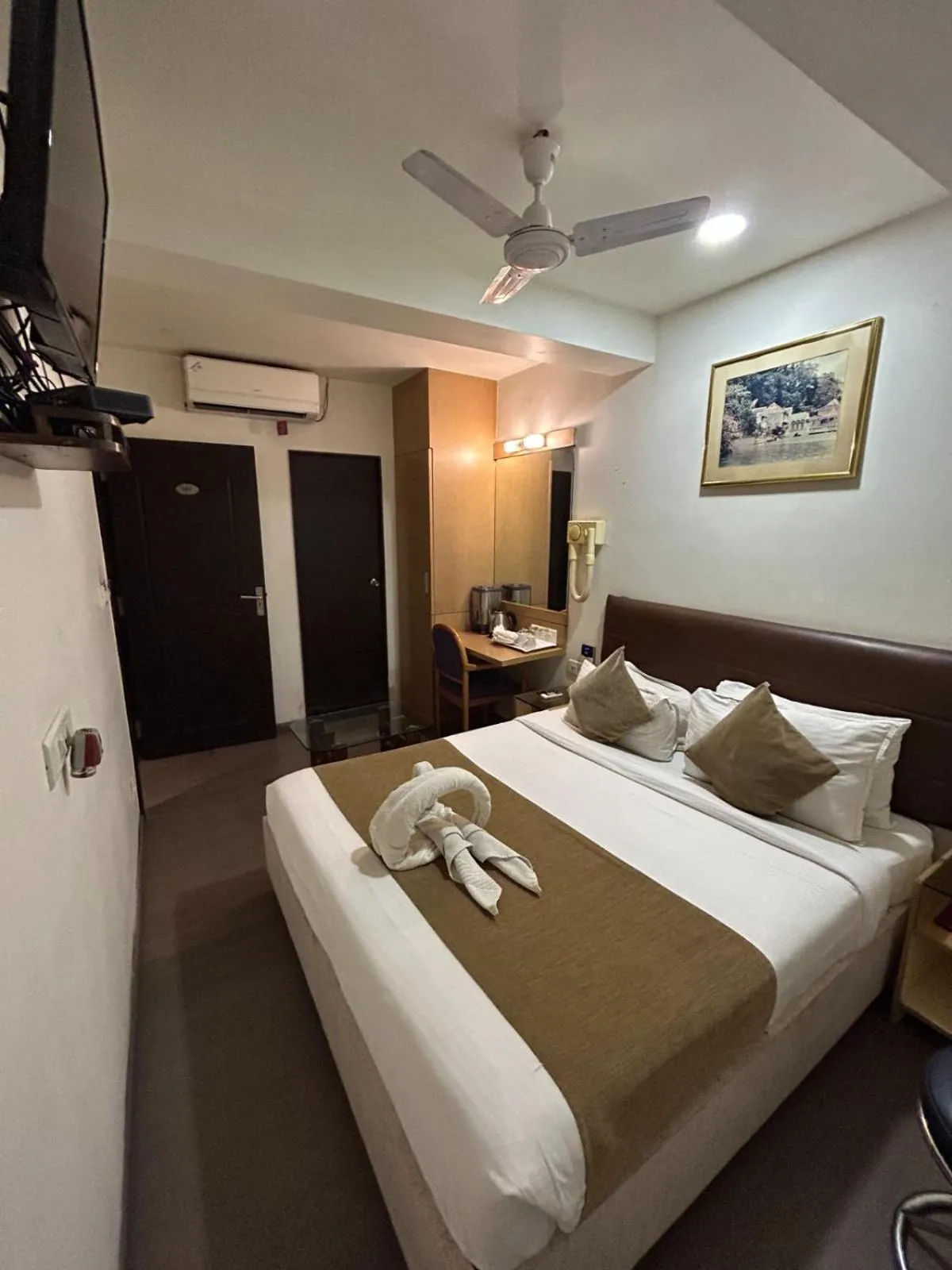 Bed in Hotel The Excellency