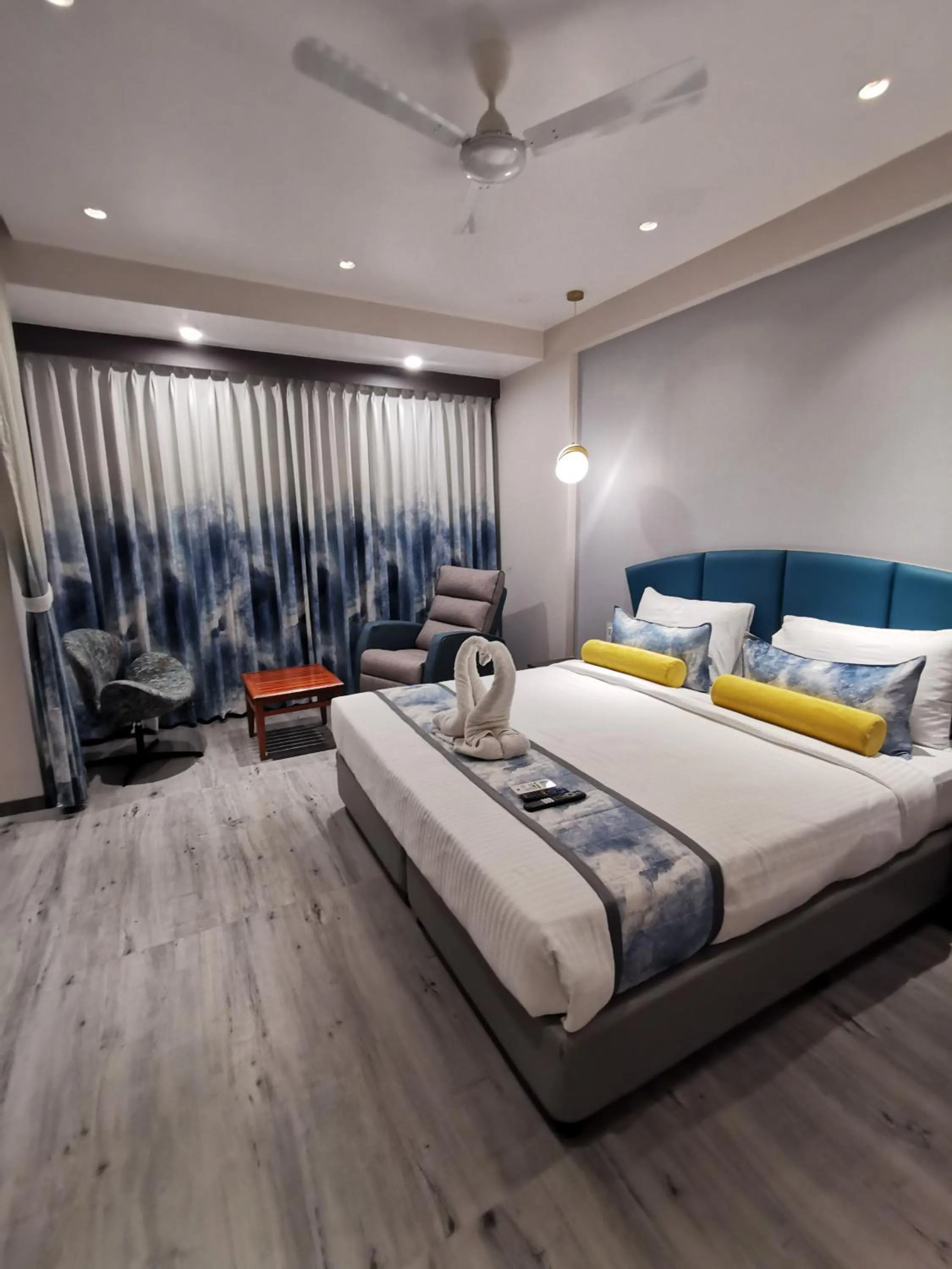 Bedroom, Bed in Hotel The Excellency