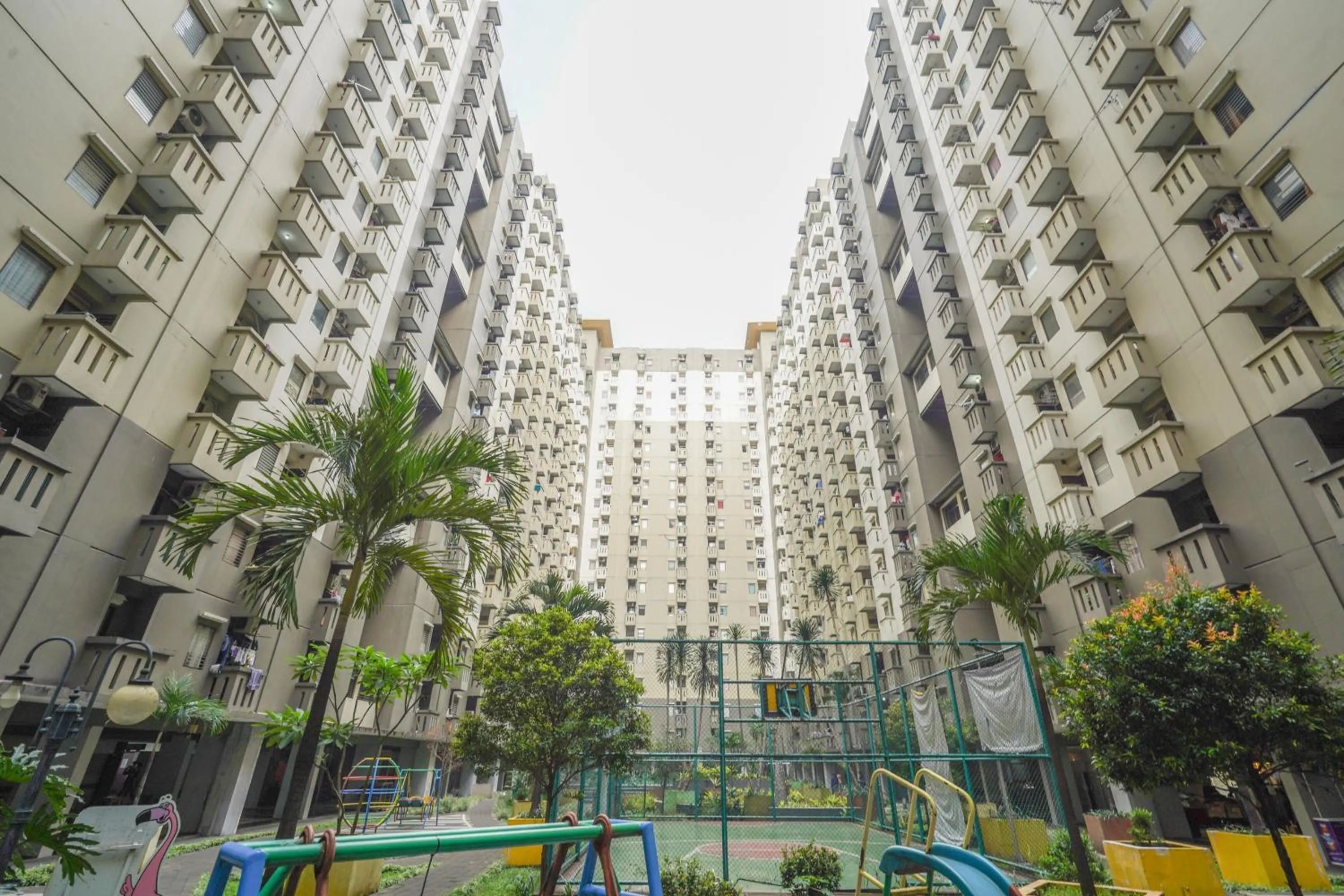 Facade/entrance in OYO 93545 Gateway Cicadas Apartment By Barbie Homestay