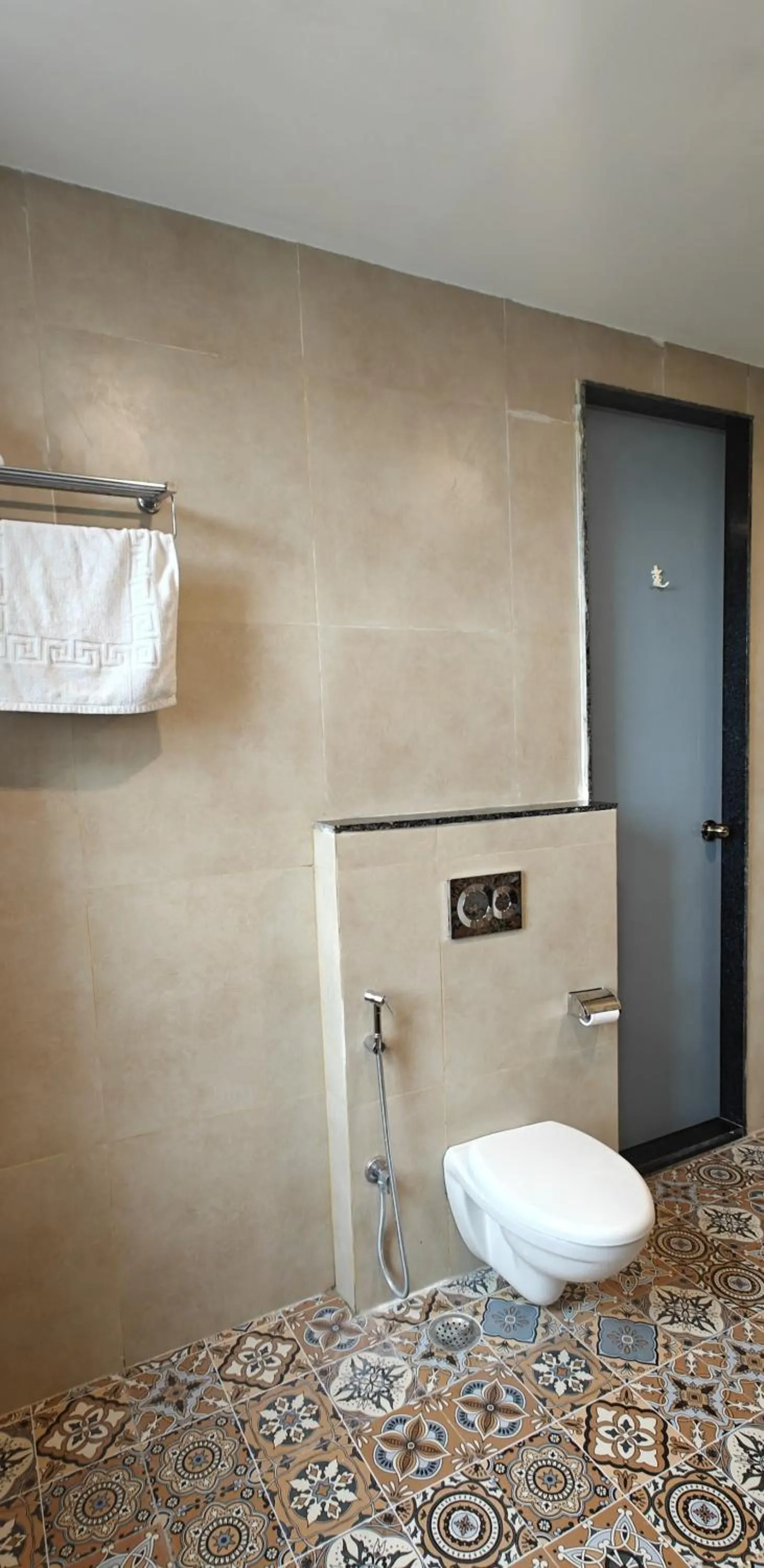 Shower in The Biletha Bagh