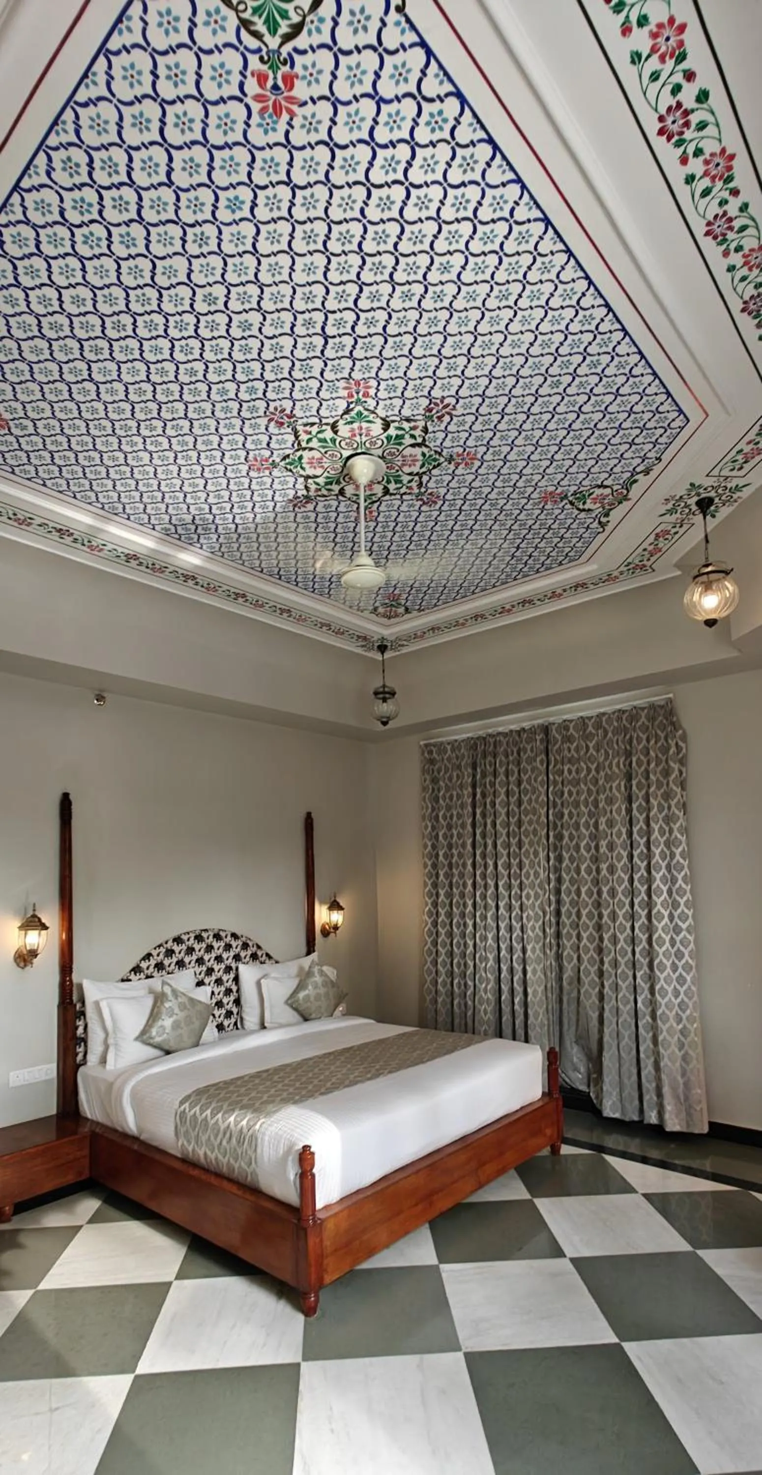 Bed in The Biletha Bagh