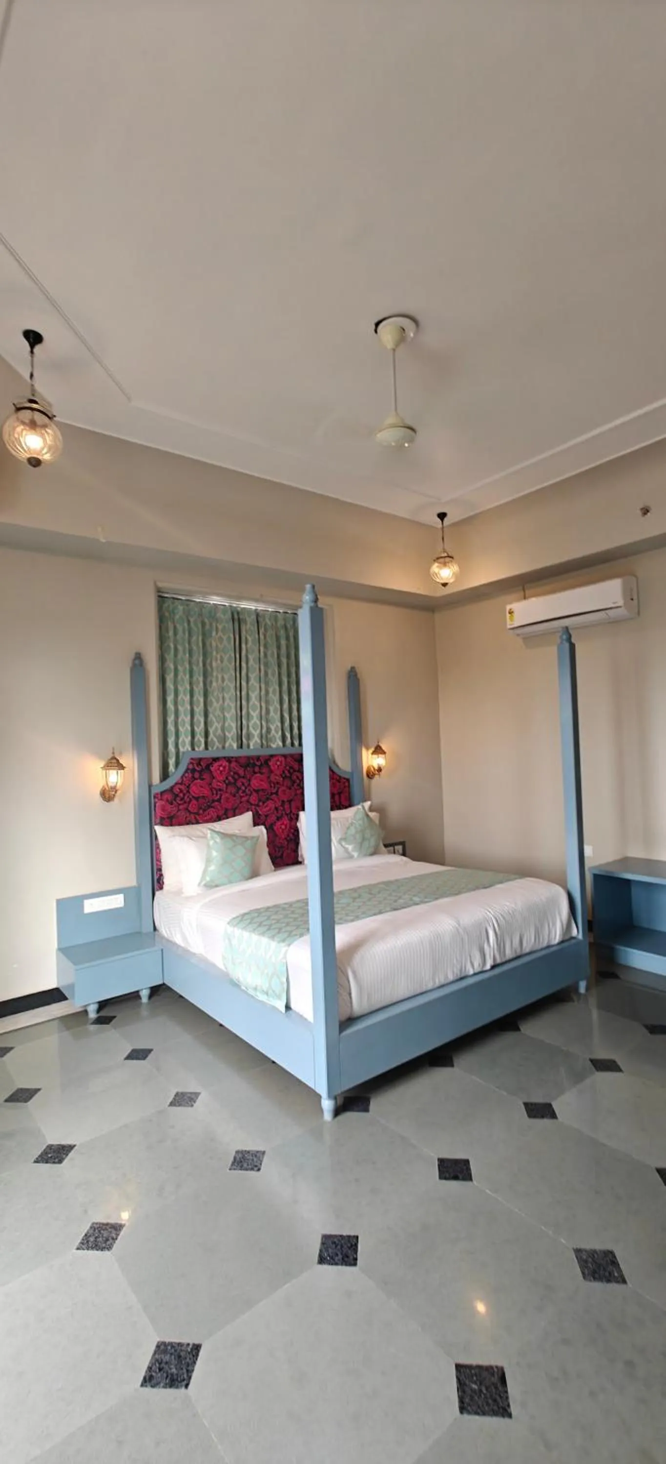 Bed in The Biletha Bagh