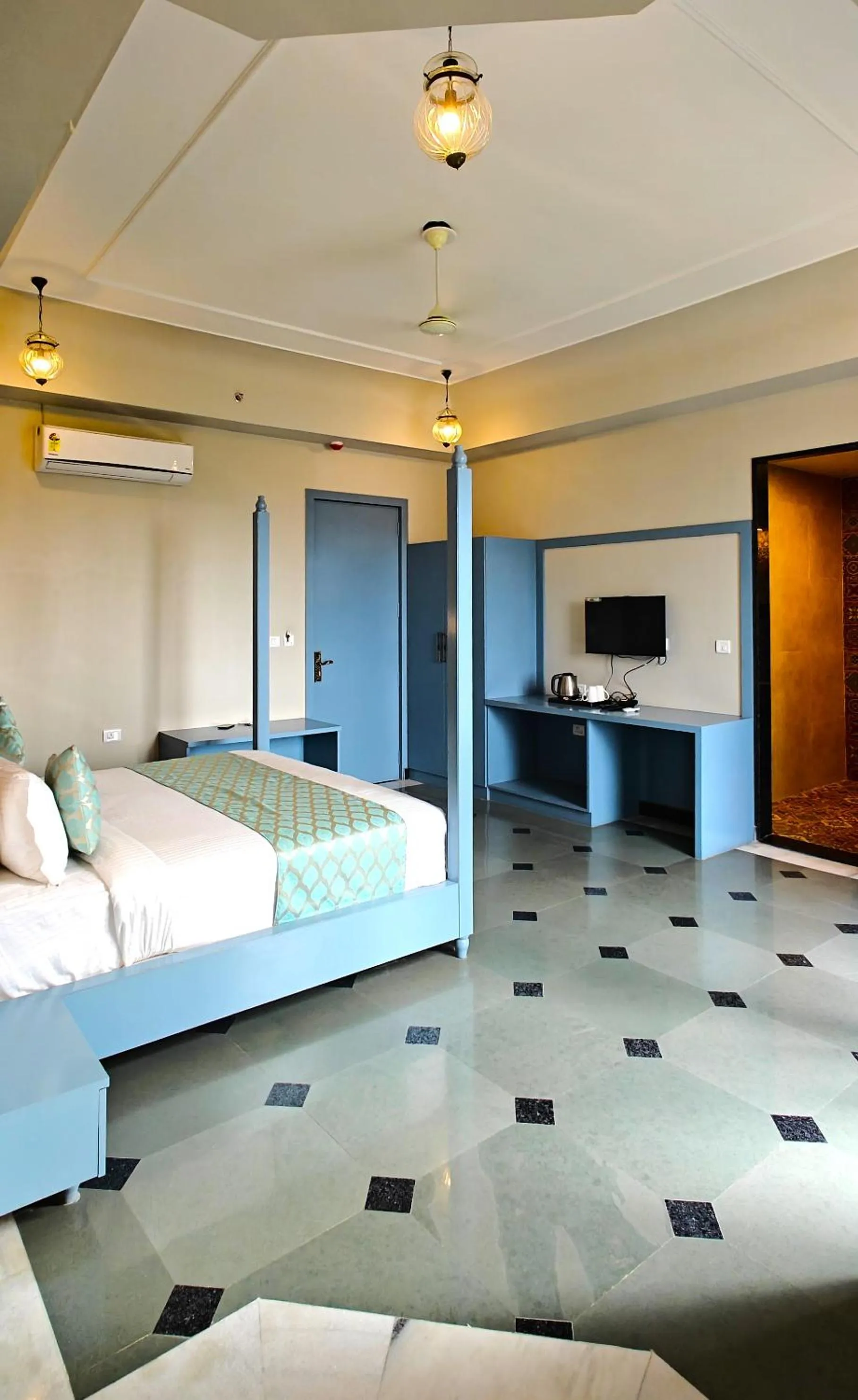 Bed in The Biletha Bagh