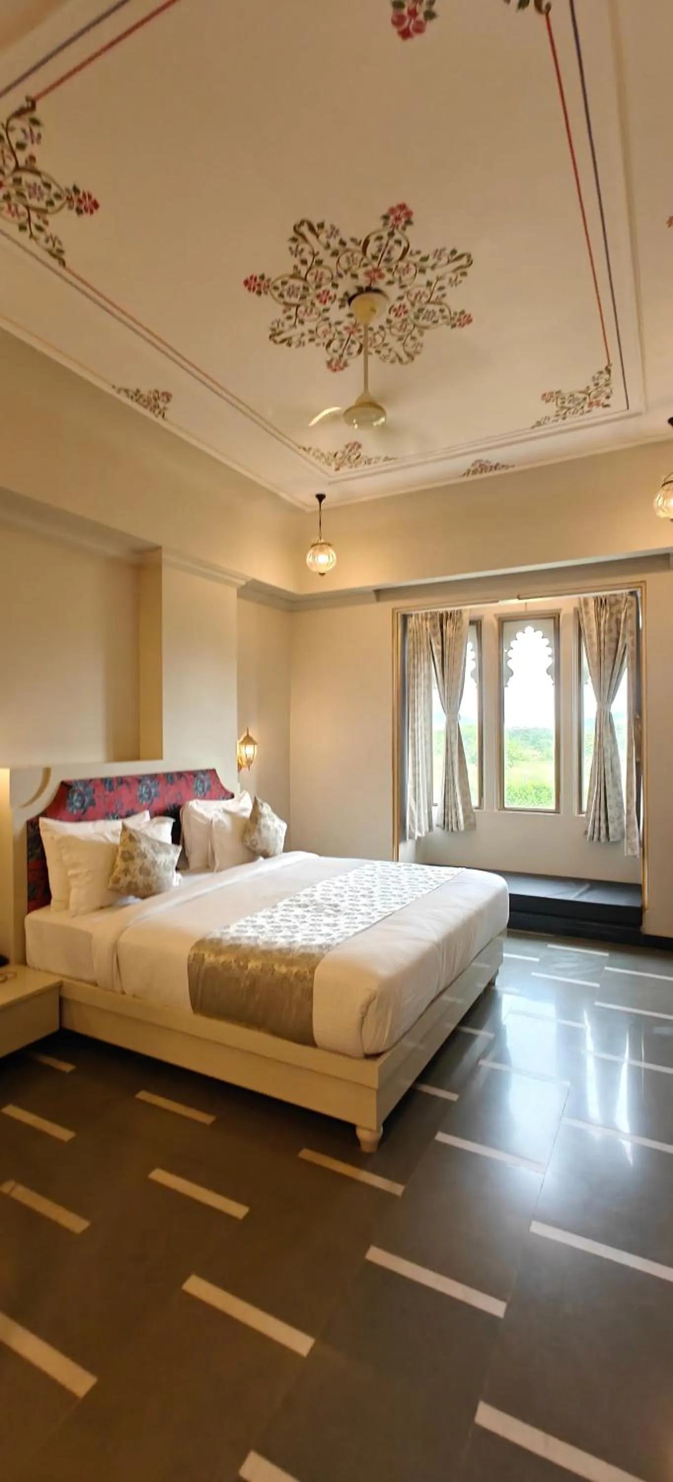 Bed in The Biletha Bagh