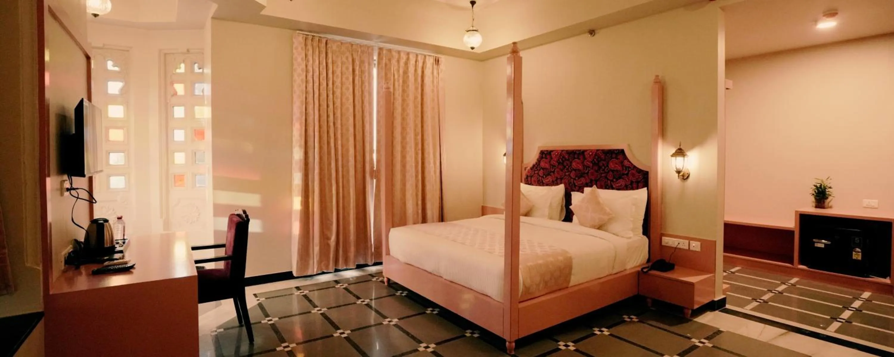 Bed in The Biletha Bagh