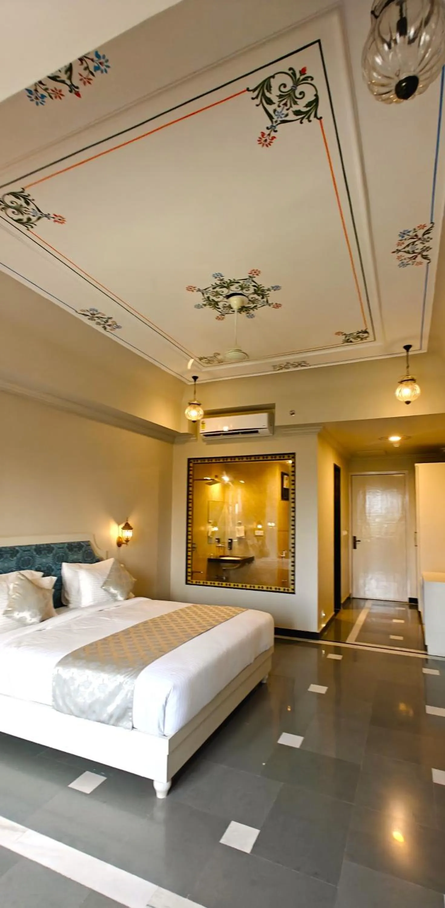 Bed in The Biletha Bagh