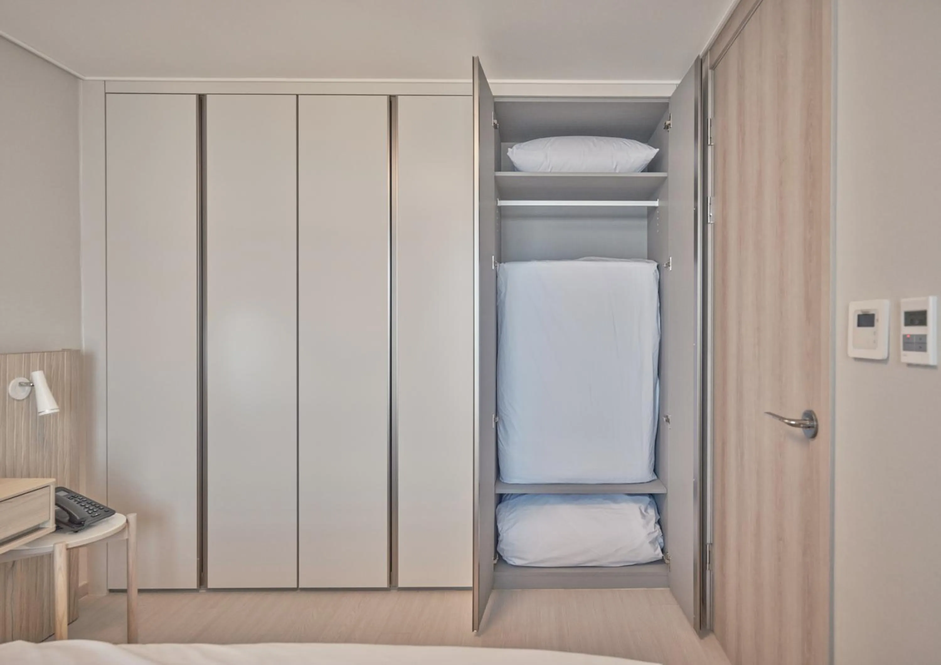 Photo of the whole room in UH FLAT The SOKCHO