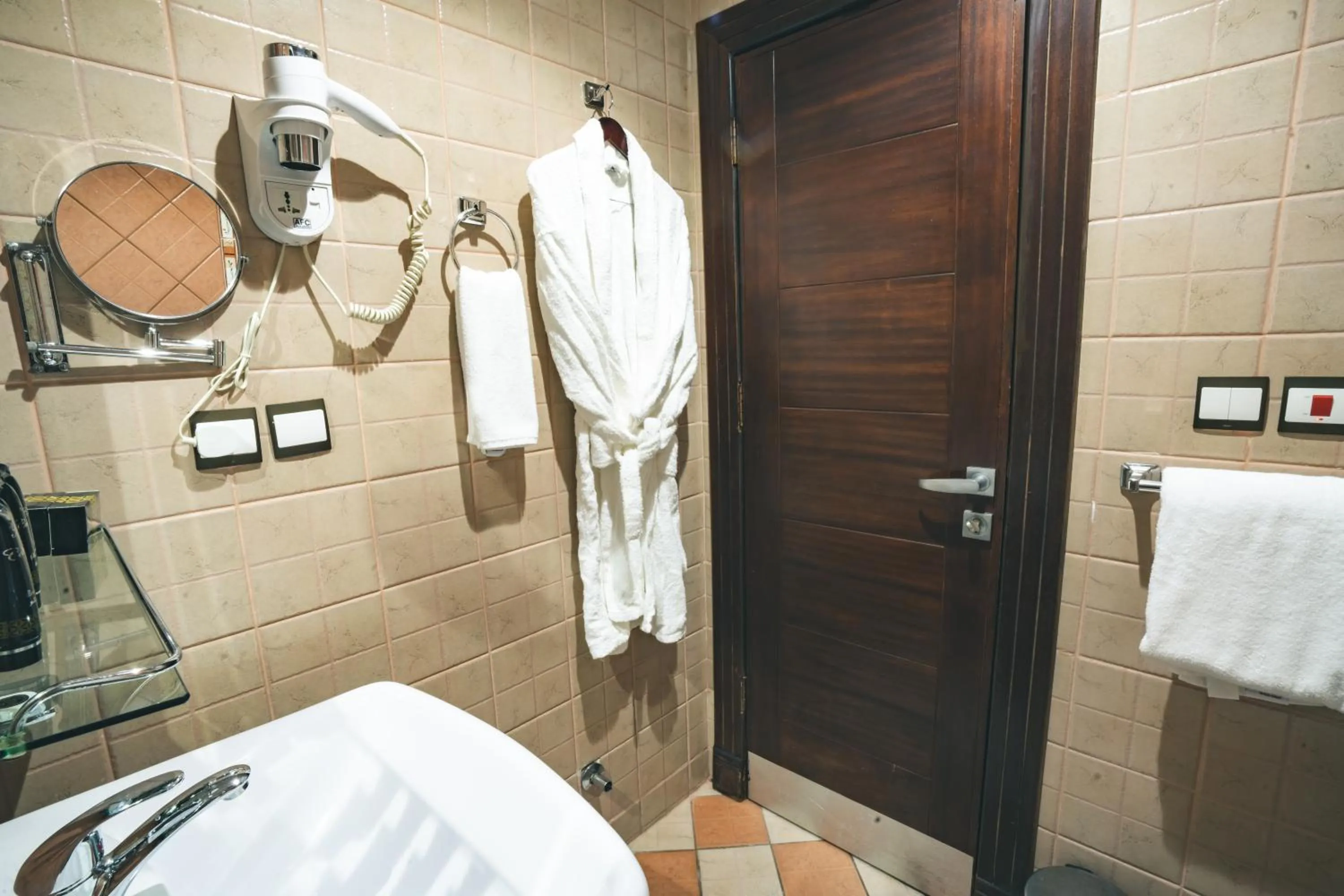 Bathroom in شقق بلاتينيوم السبعين للشقق المخدومة