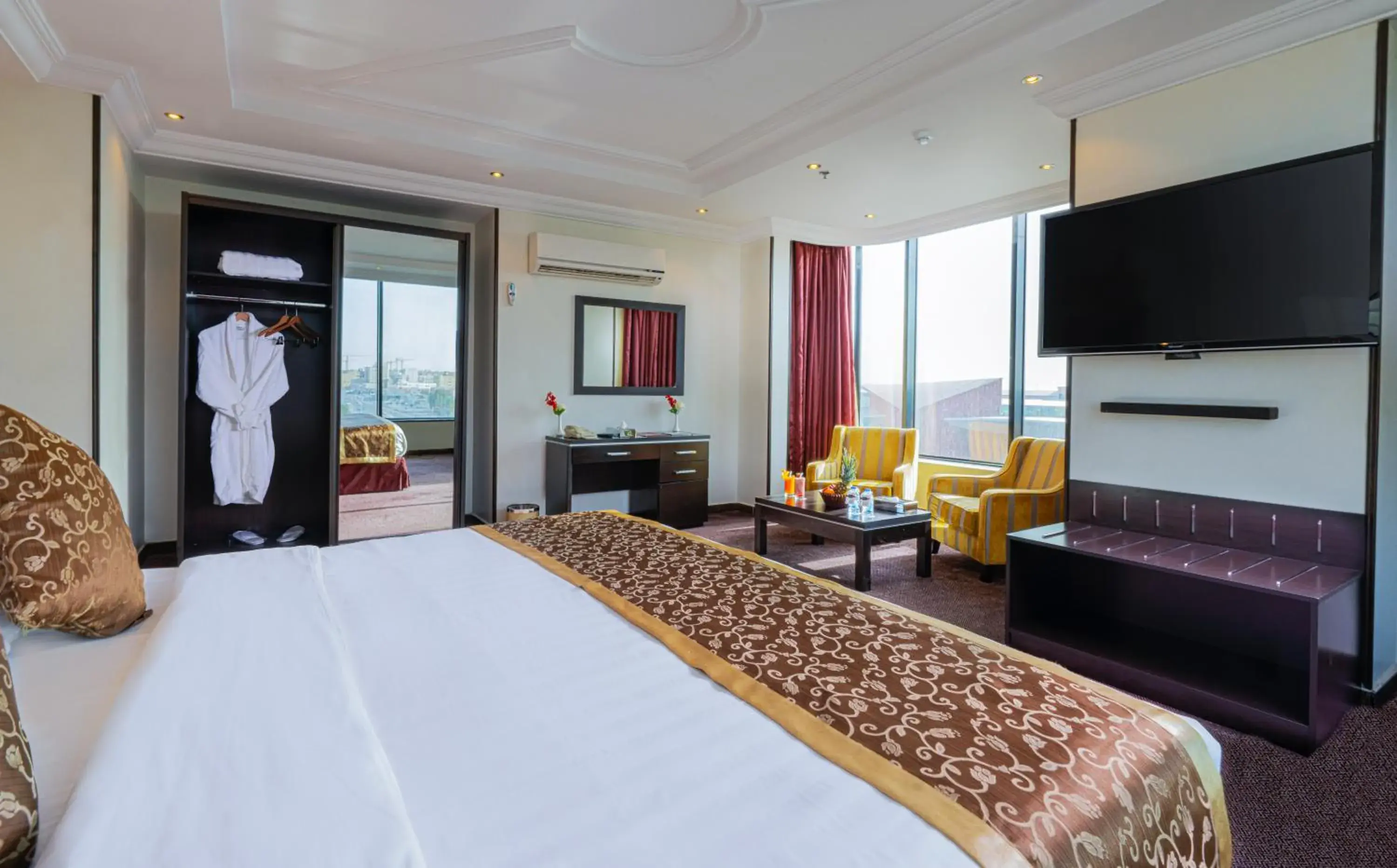 Bedroom, Bed in Platinum Seventy Bedroom, Bed in Platinum Seventy