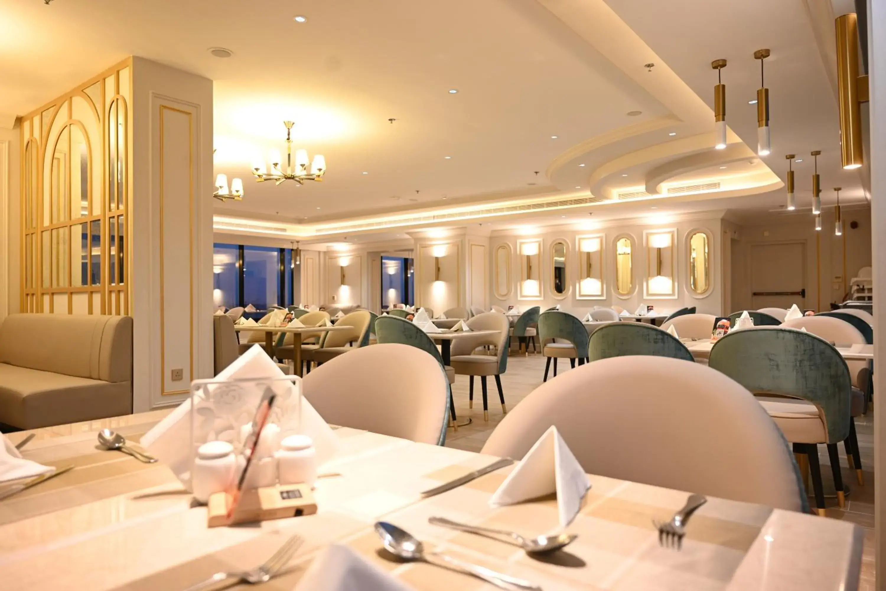 Restaurant/places to eat in Platinum Seventy Restaurant/places to eat in Platinum Seventy