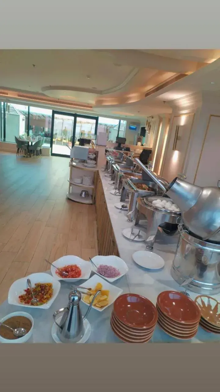 Breakfast in Platinum Seventy Breakfast in Platinum Seventy