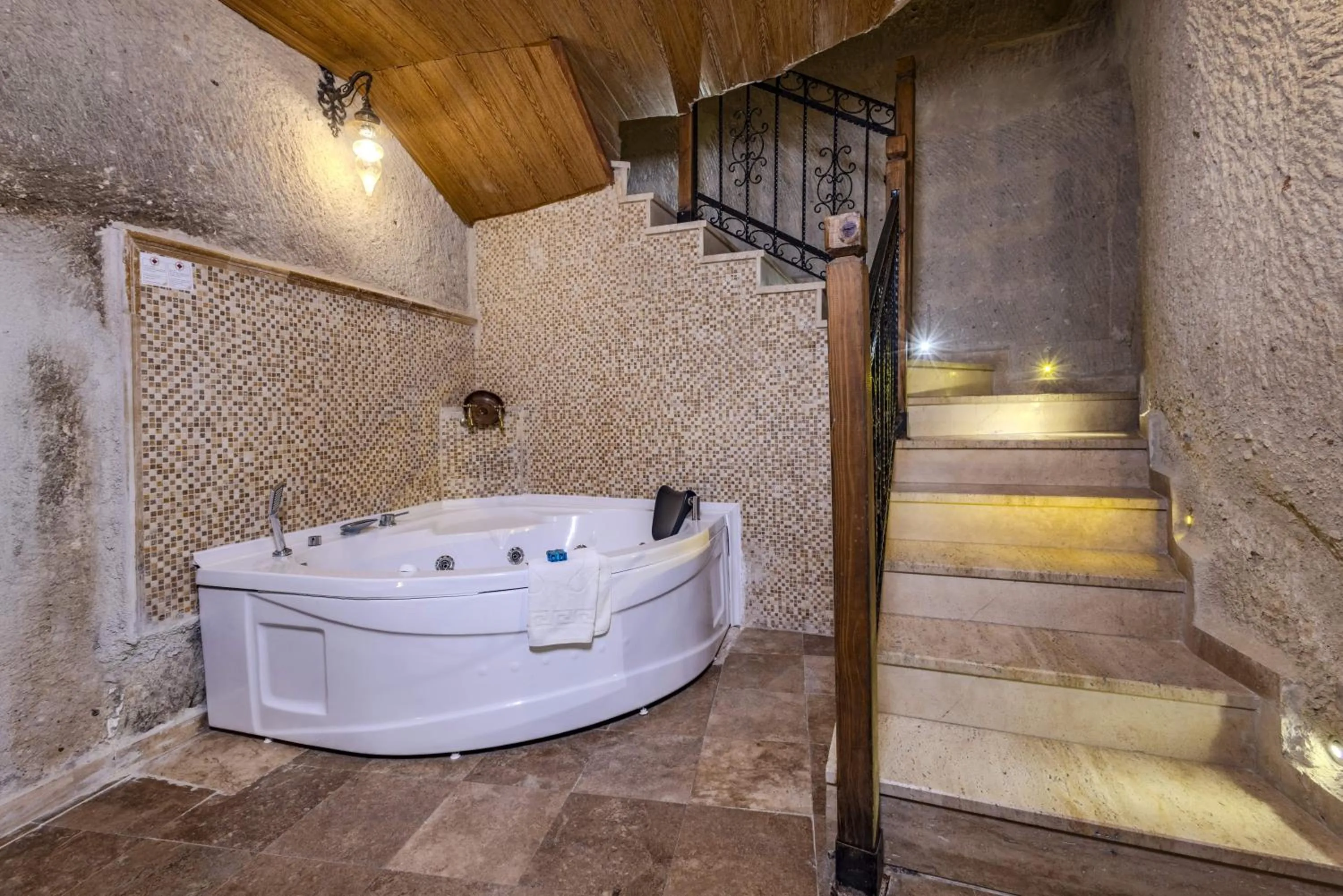 Hot Tub in Cappadocia Inn Cave Hotel