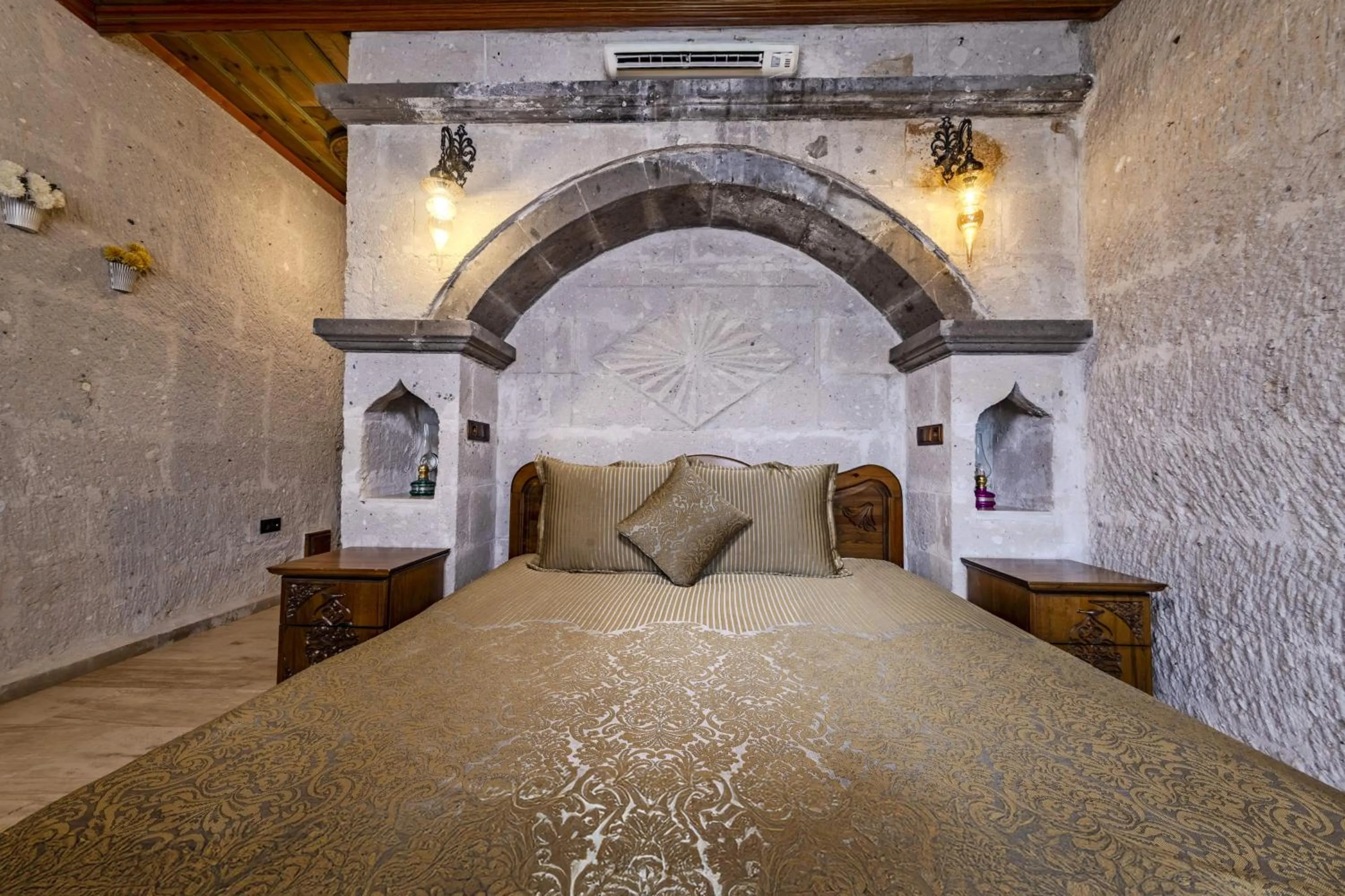 Bed in Cappadocia Inn Cave Hotel