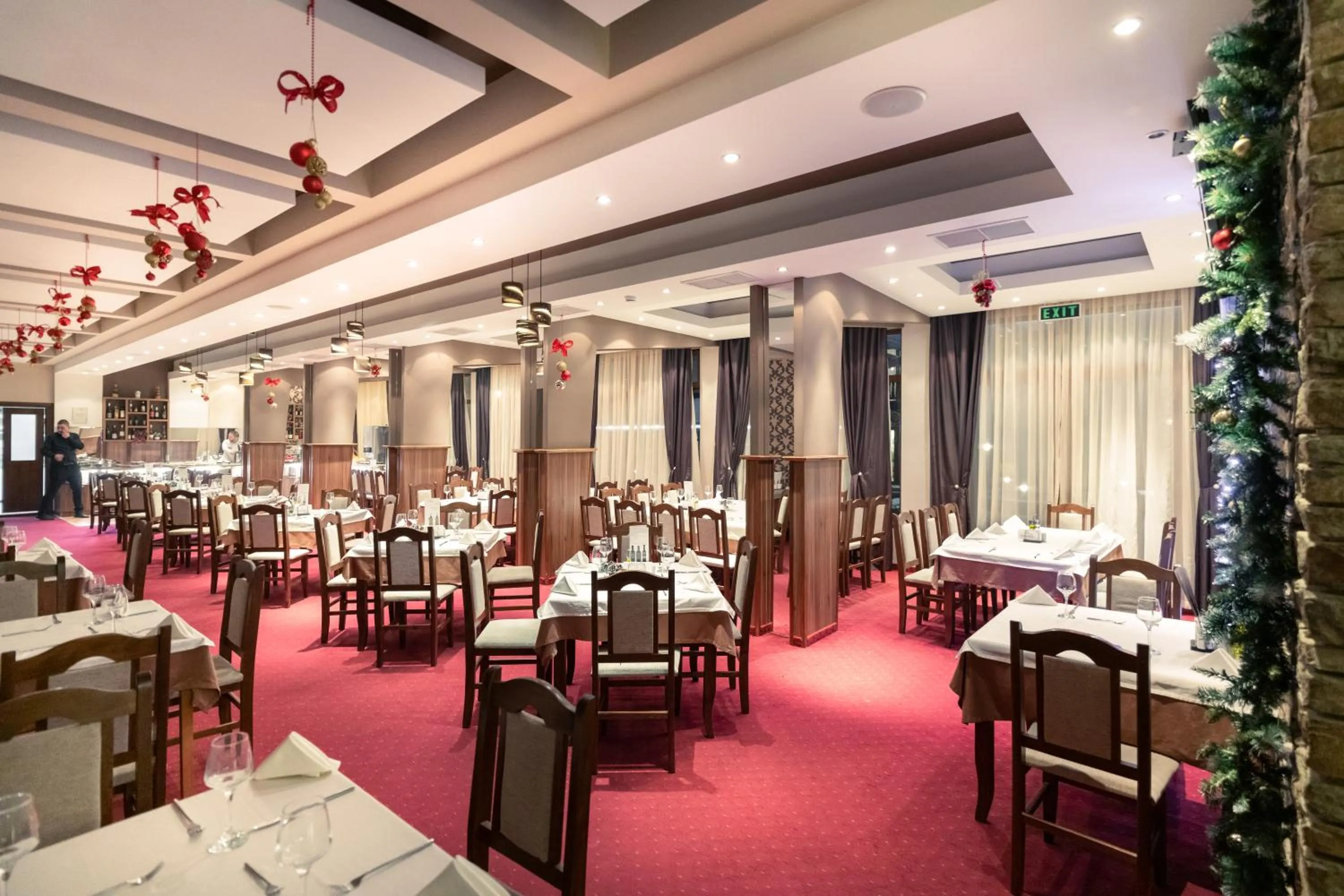 Restaurant/places to eat in Paradise SPA Hotel