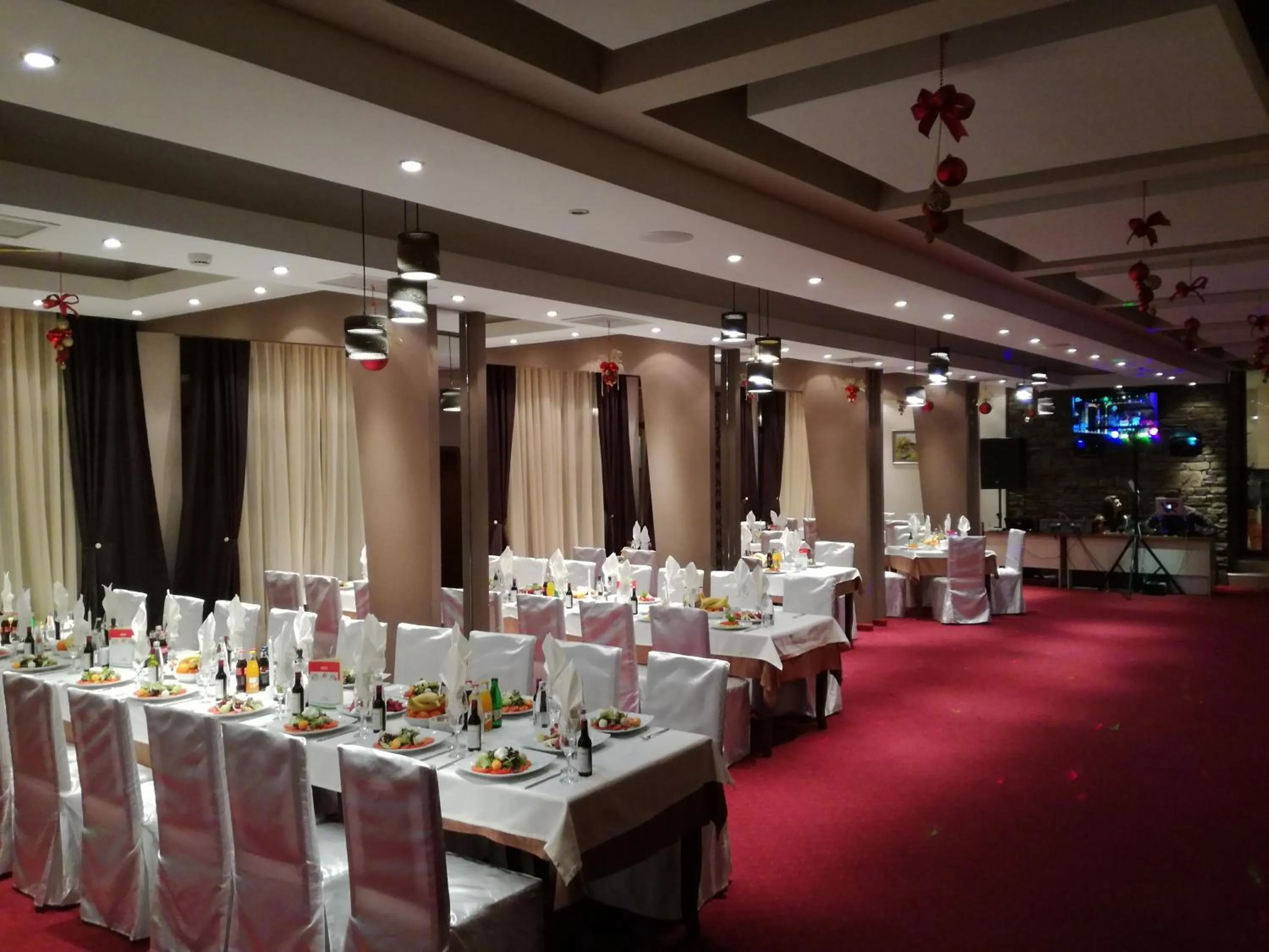 Restaurant/places to eat in Paradise SPA Hotel