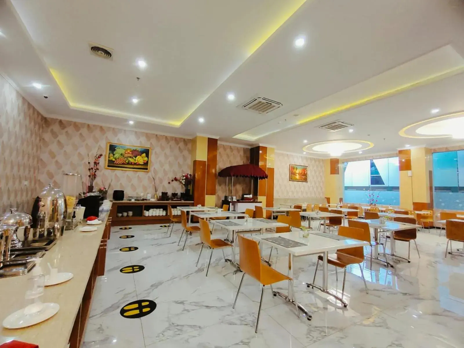 Restaurant/places to eat in Sindoro Hotel Cilacap By Conary Restaurant/places to eat in Sindoro Hotel Cilacap By Conary