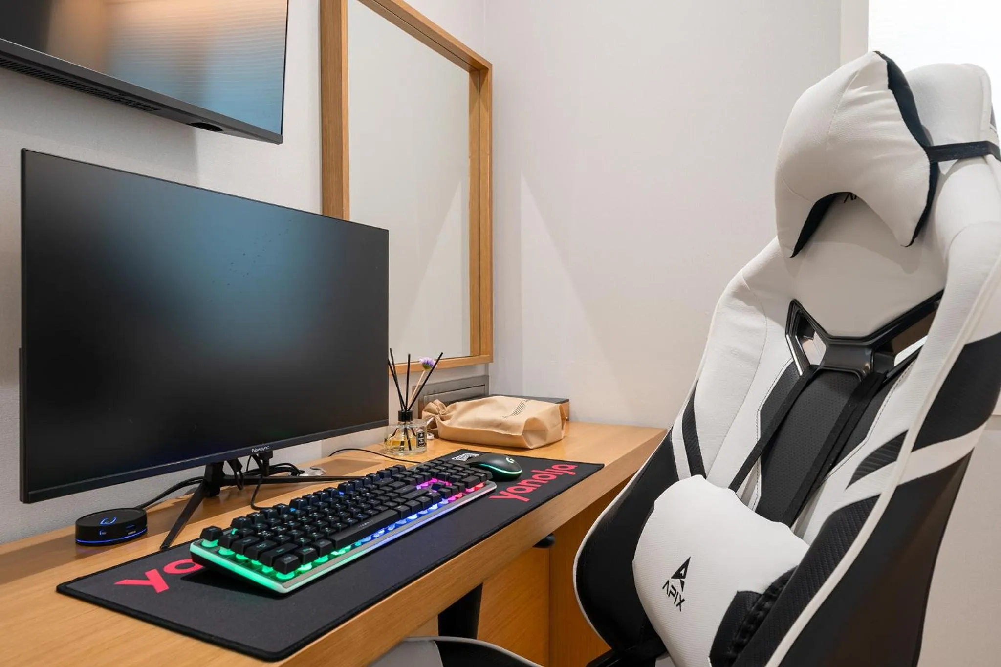 TV and multimedia in MONO HOTEL