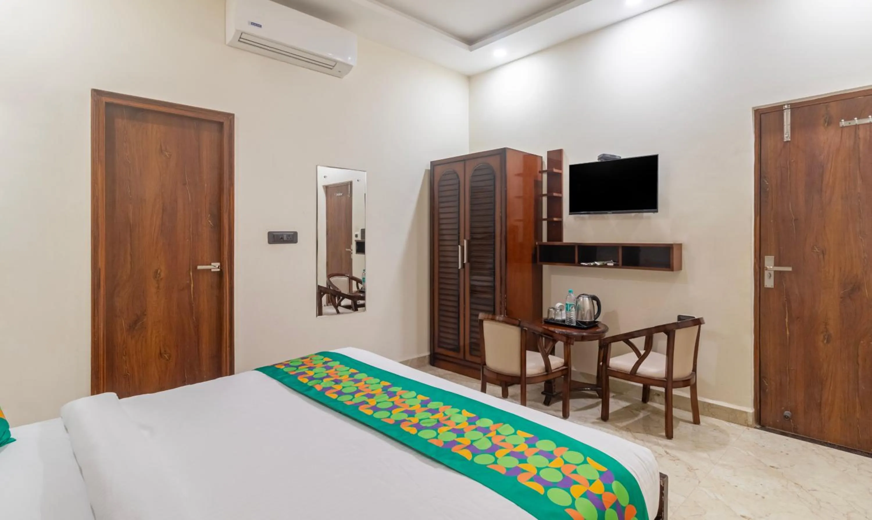 Bedroom, Bed in Treebo Brij Kaushal, Near Prem Mandir