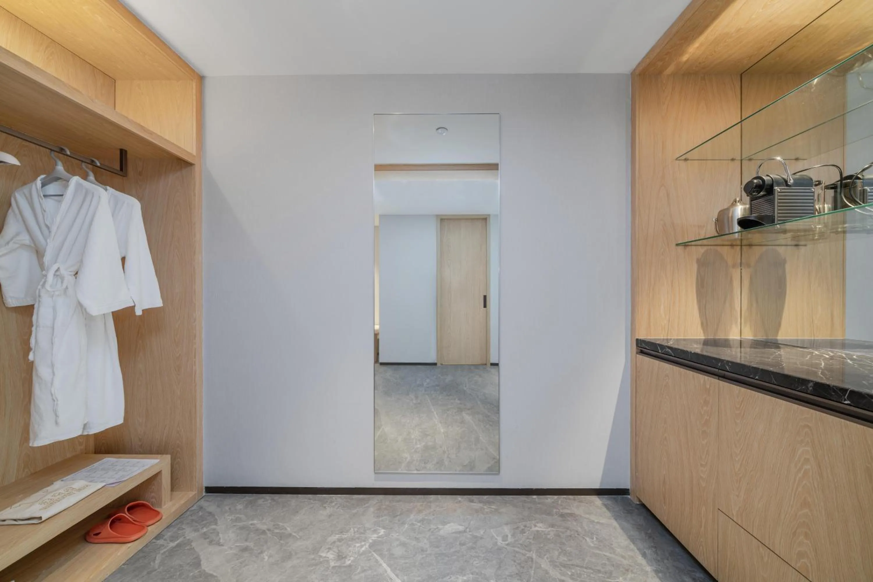 wardrobe in Sanya Junji Seaview Hotel