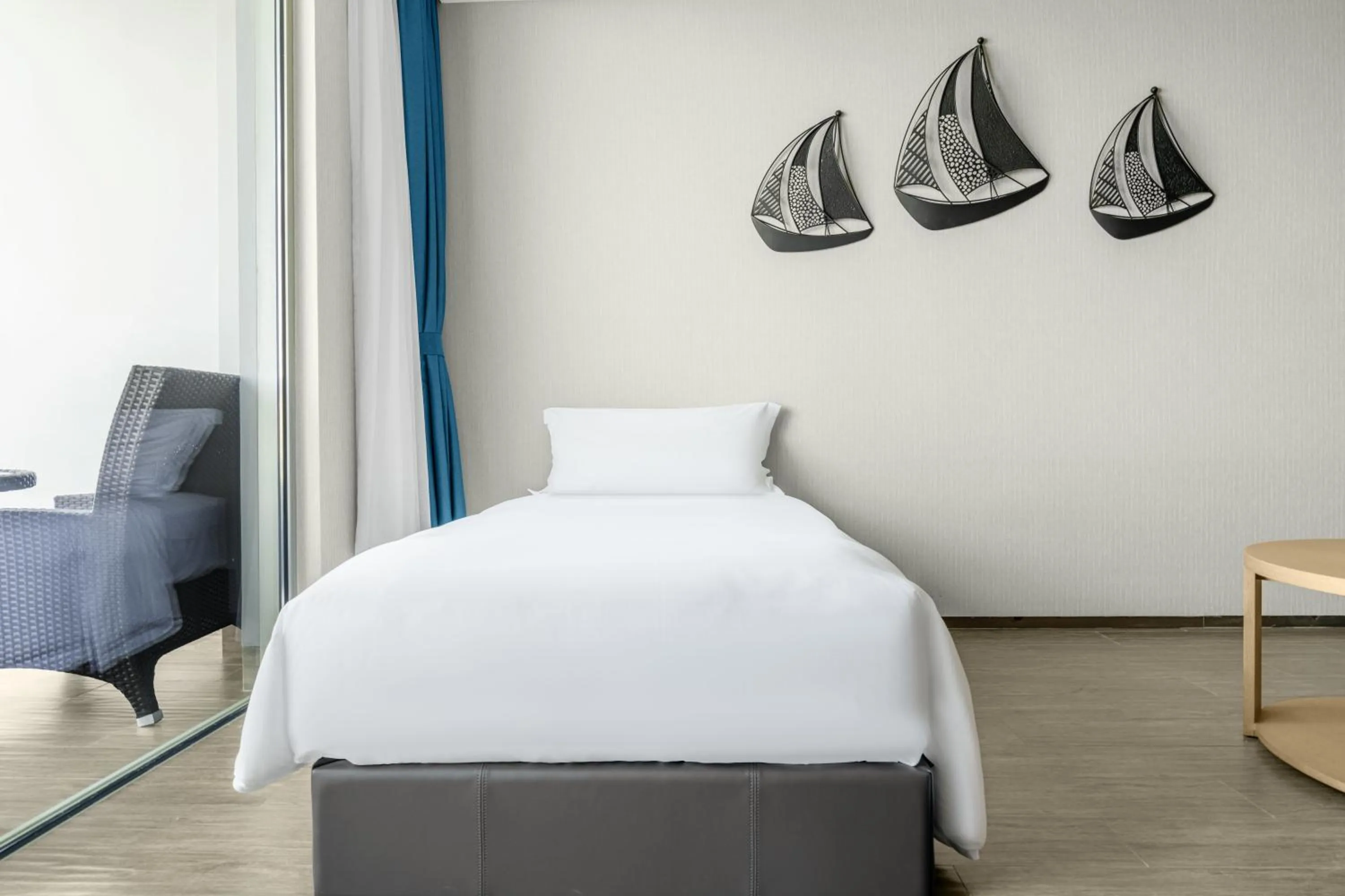 Bed in Sanya Junji Seaview Hotel