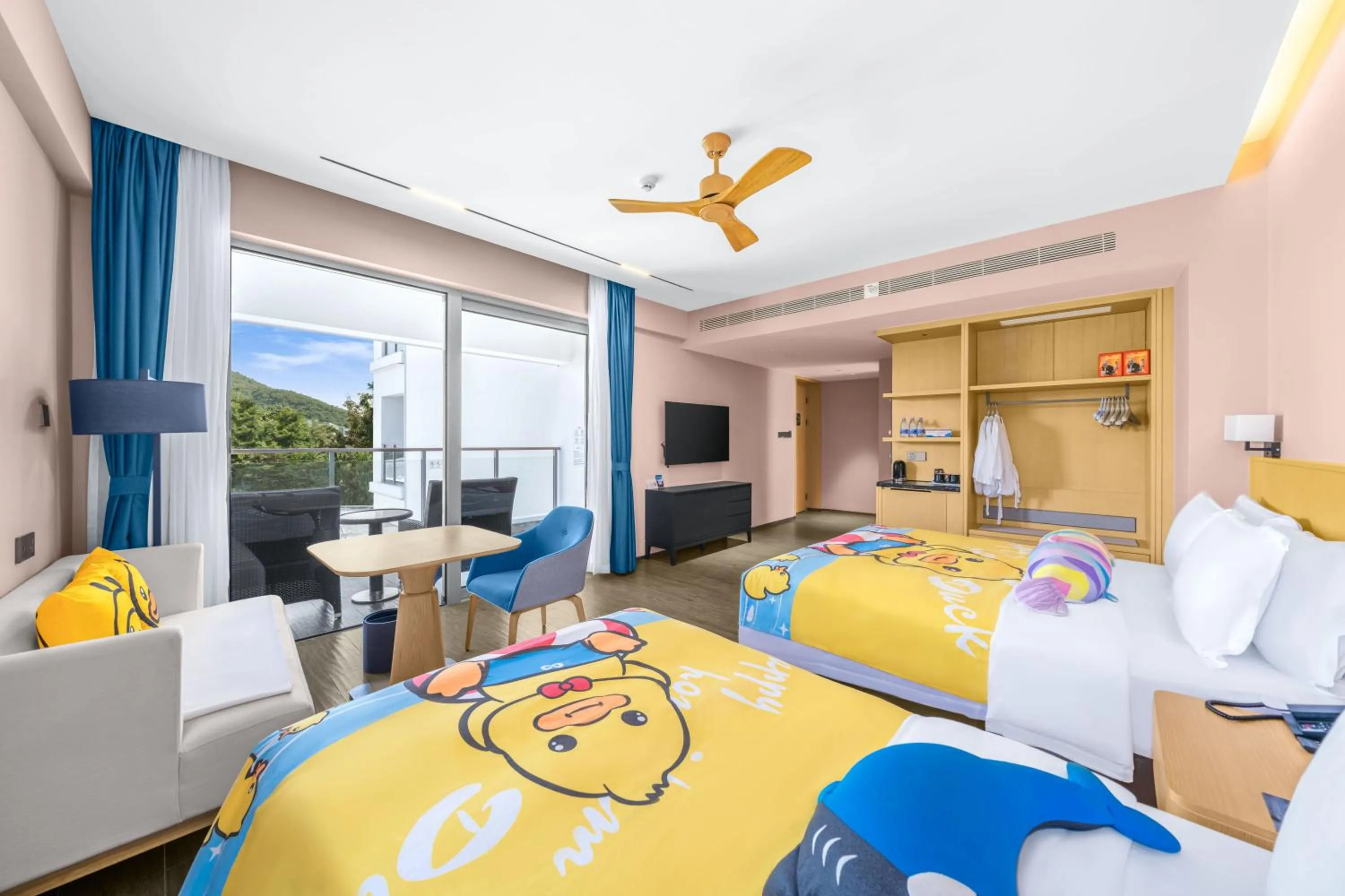 Bed in Sanya Junji Seaview Hotel