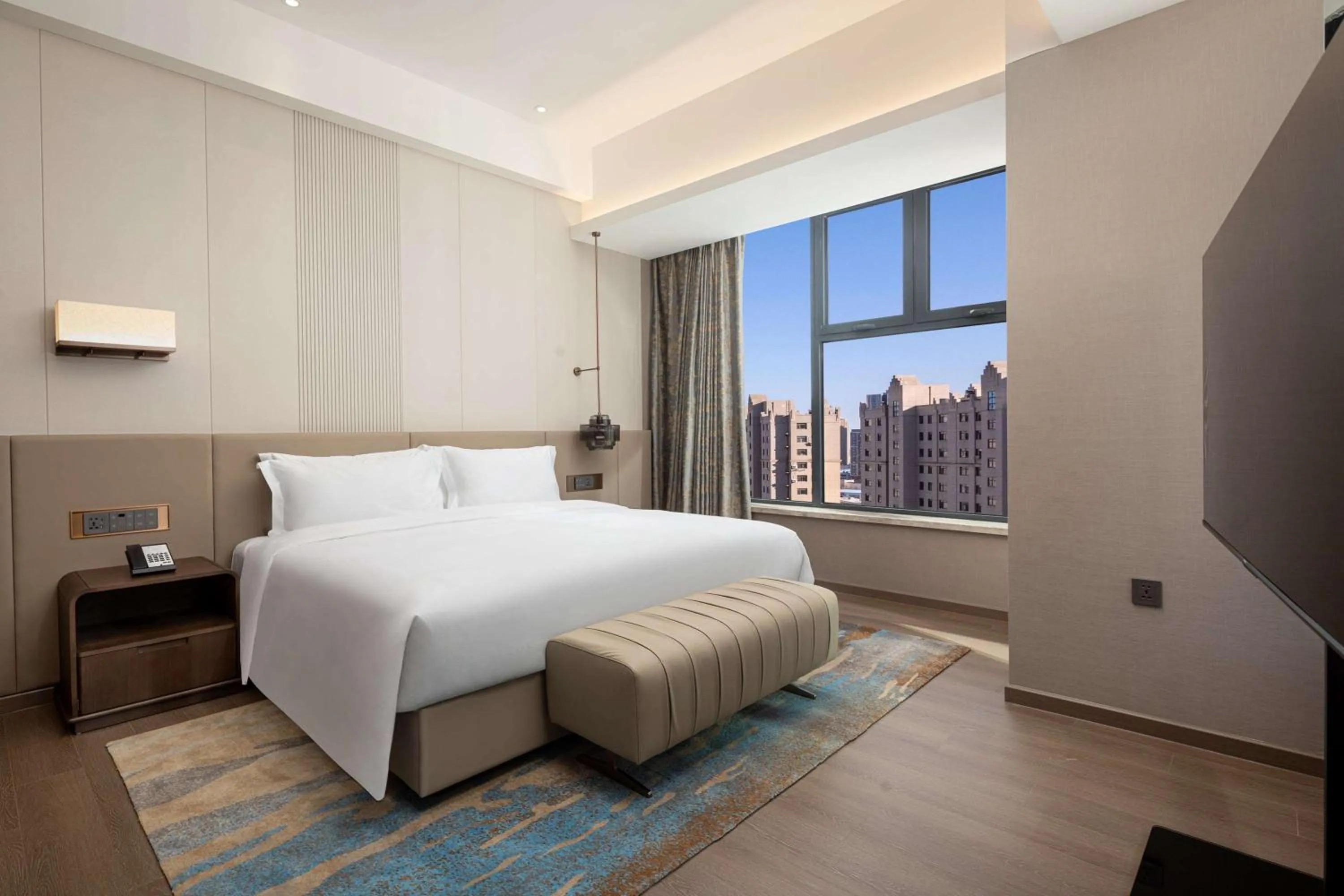 Photo of the whole room, Bed in Wyndham Dalian Jinpu