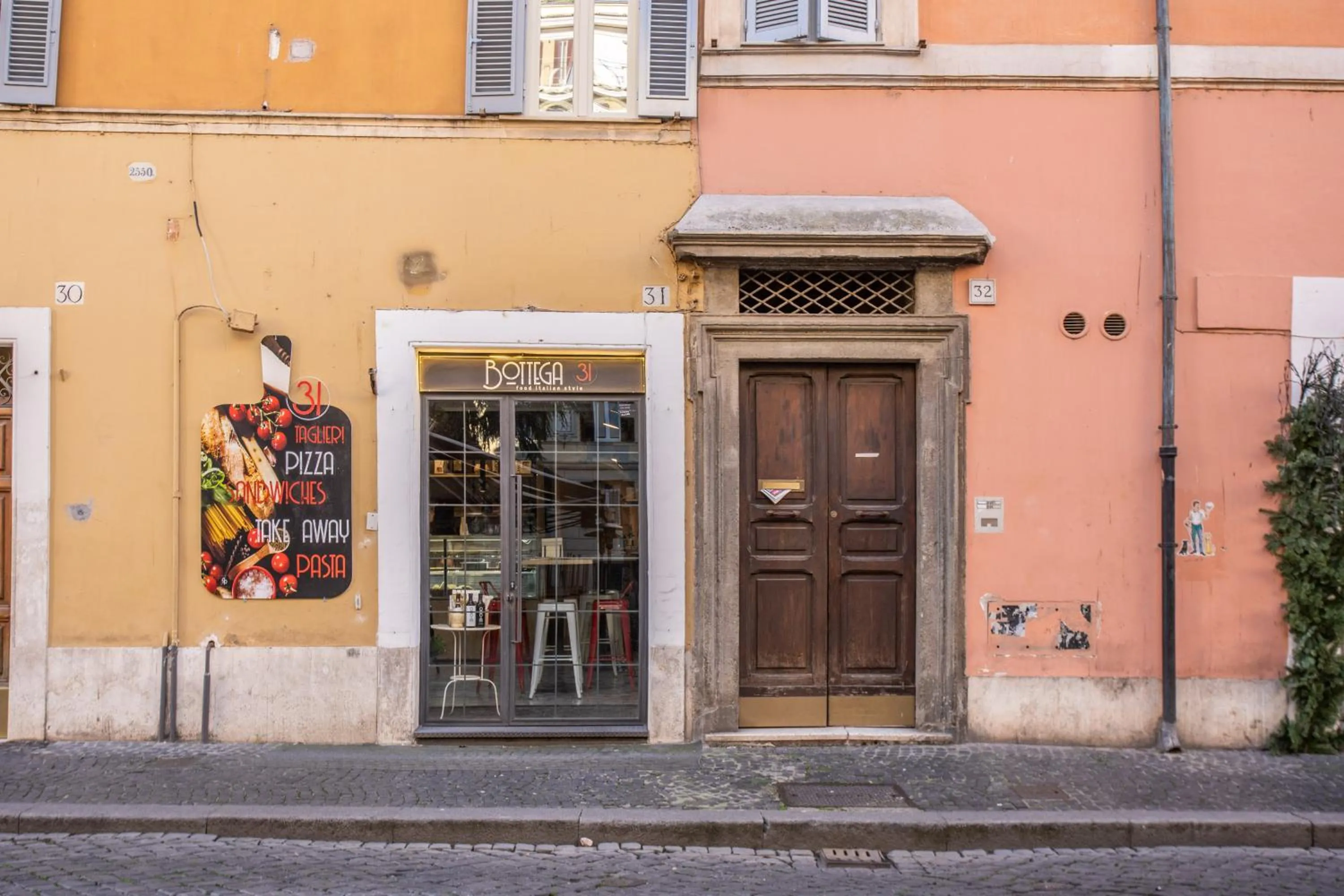 Facade/entrance in Borgo Pio Passetto Papale