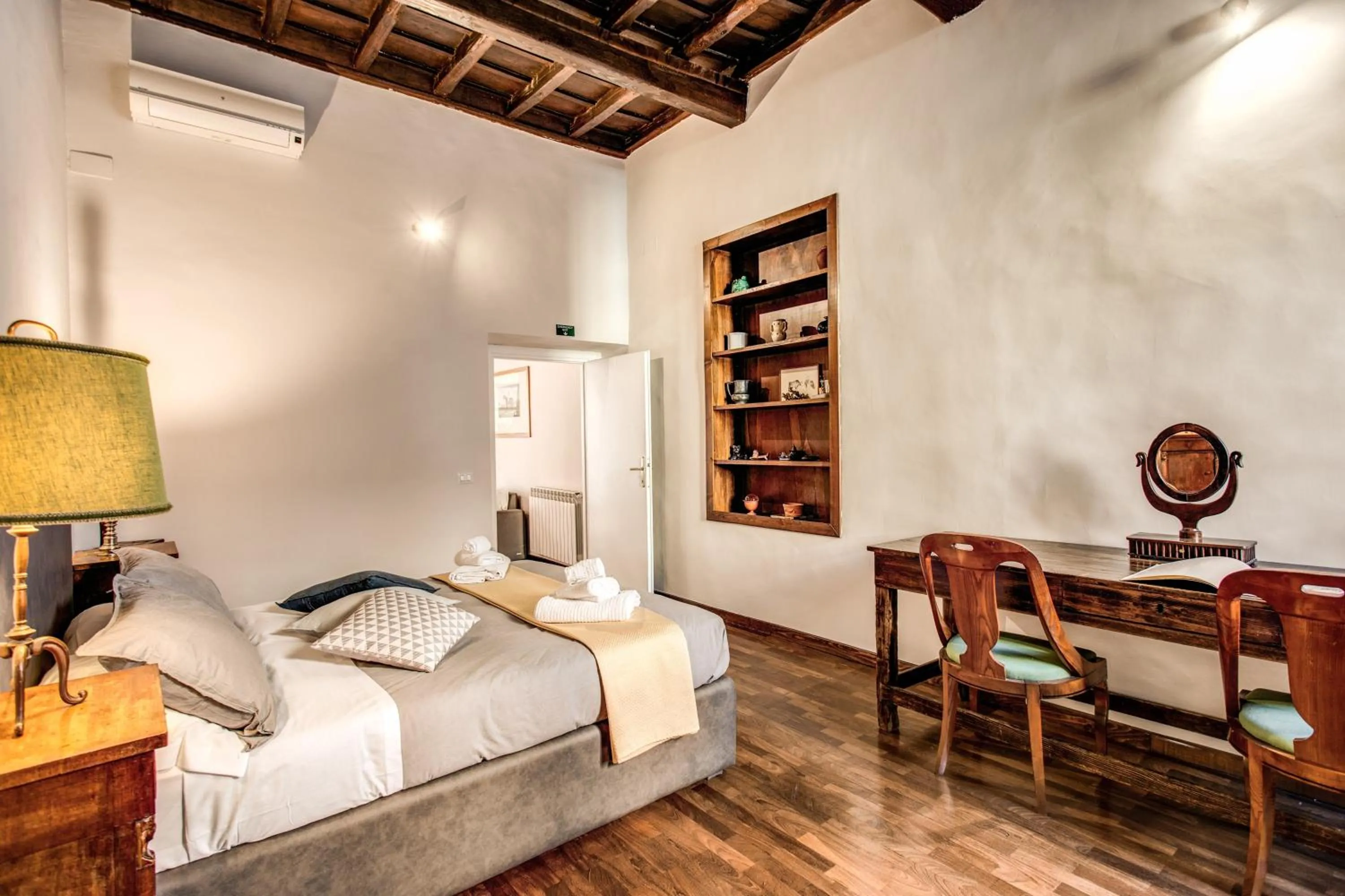 Photo of the whole room in Borgo Pio Passetto Papale