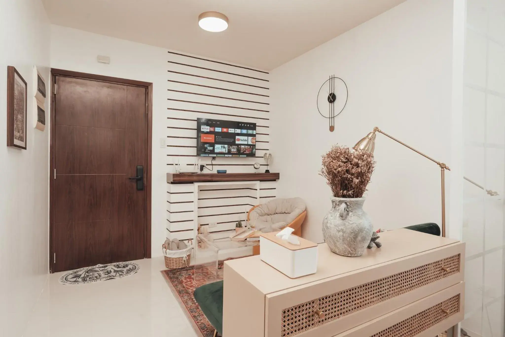 TV and multimedia in Modern Luxe Condo Unit in Cavite TV and multimedia in Modern Luxe Condo Unit in Cavite