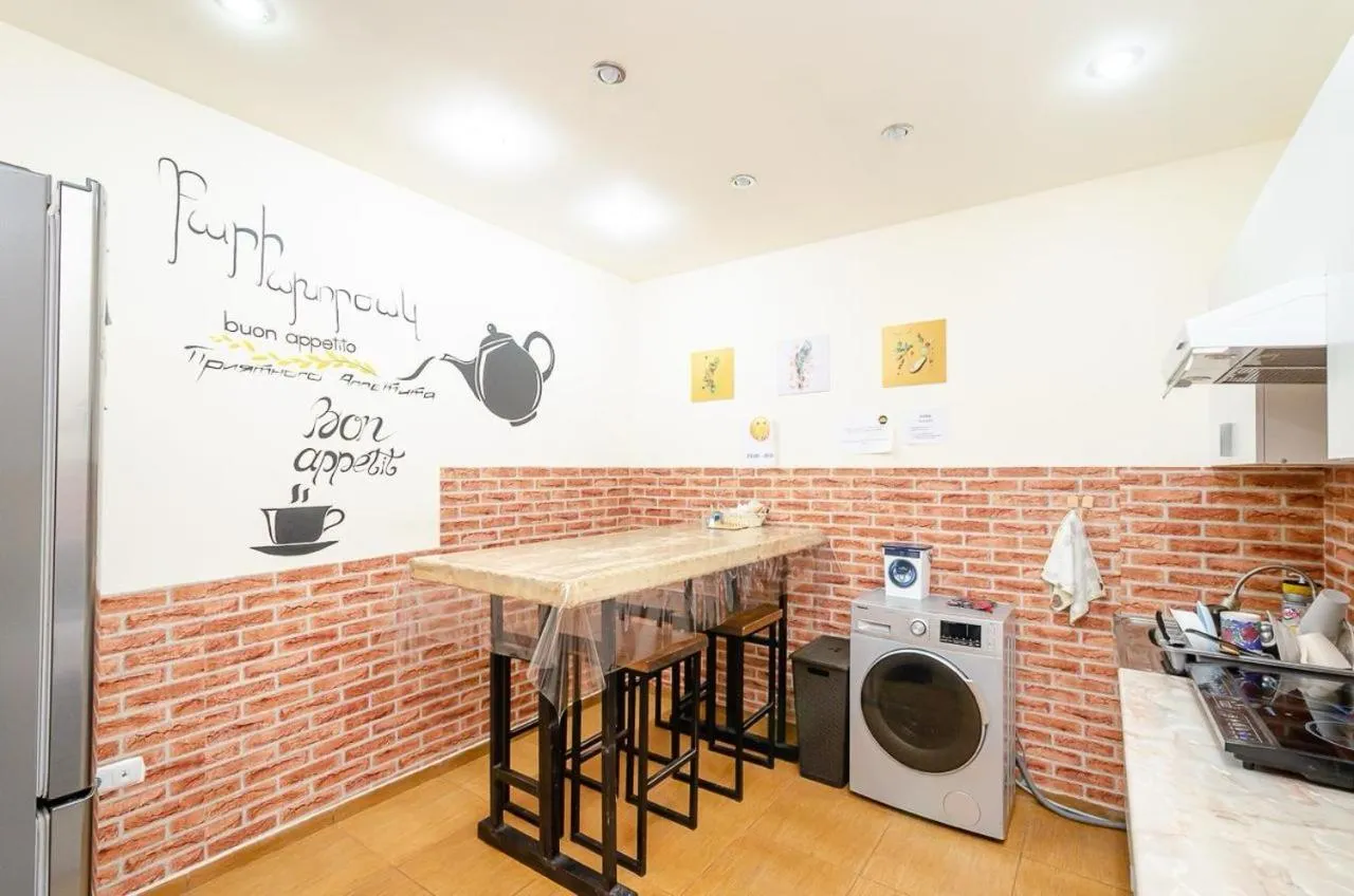 Areva Hostel & Apartment