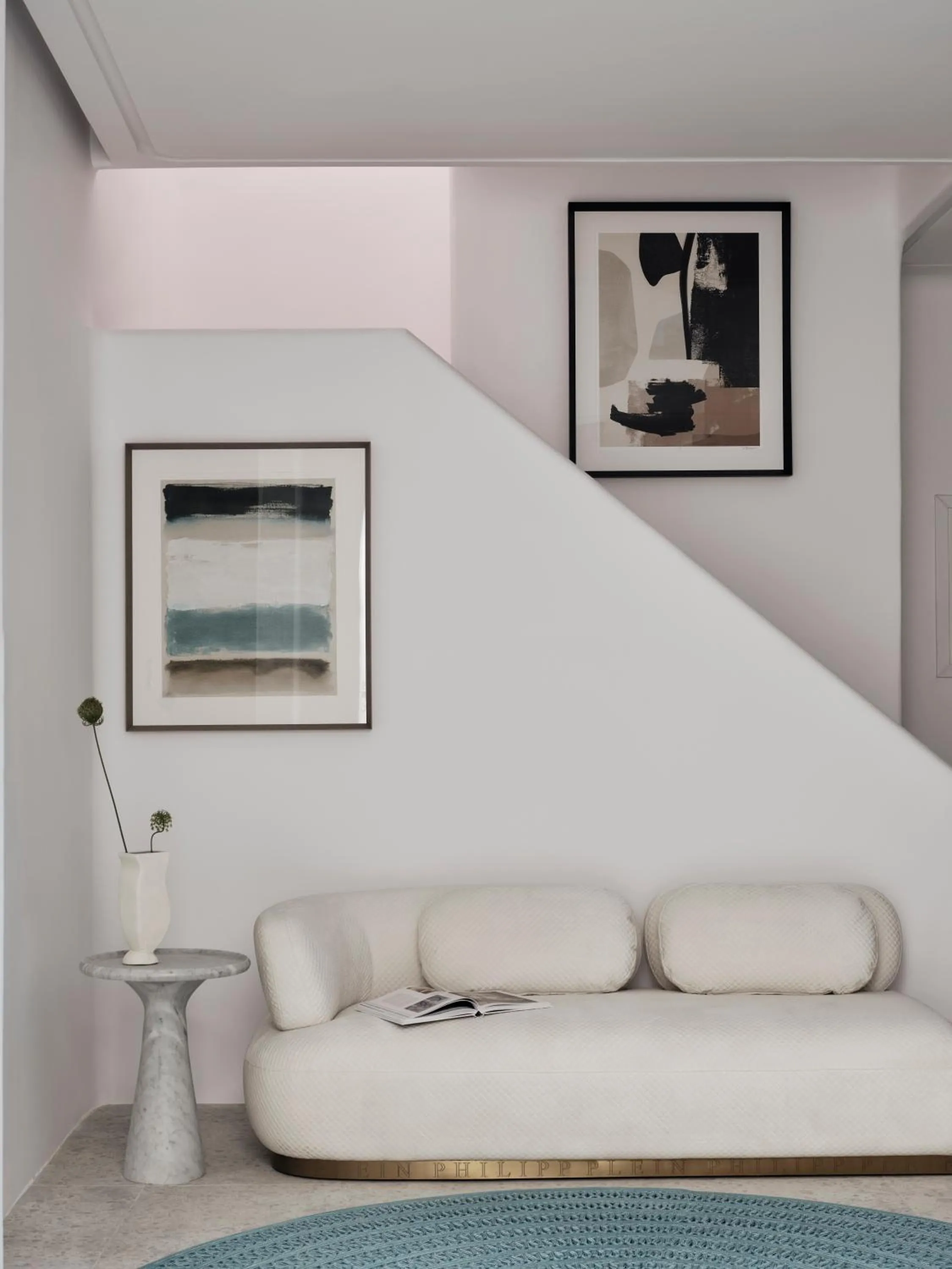 Living room in Deos Mykonos - A Myconian Collection Hotel