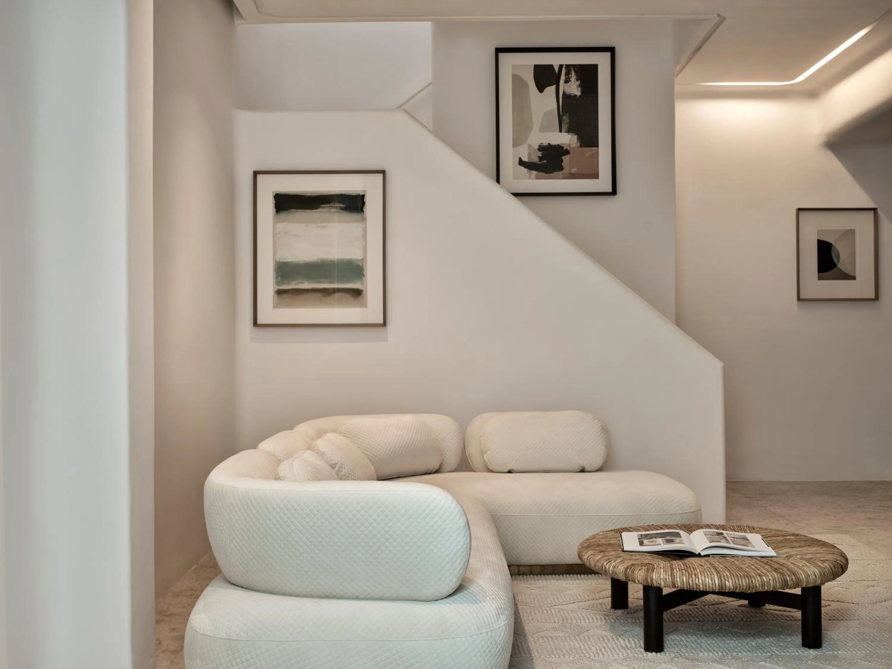 Living room in Deos Mykonos - A Myconian Collection Hotel