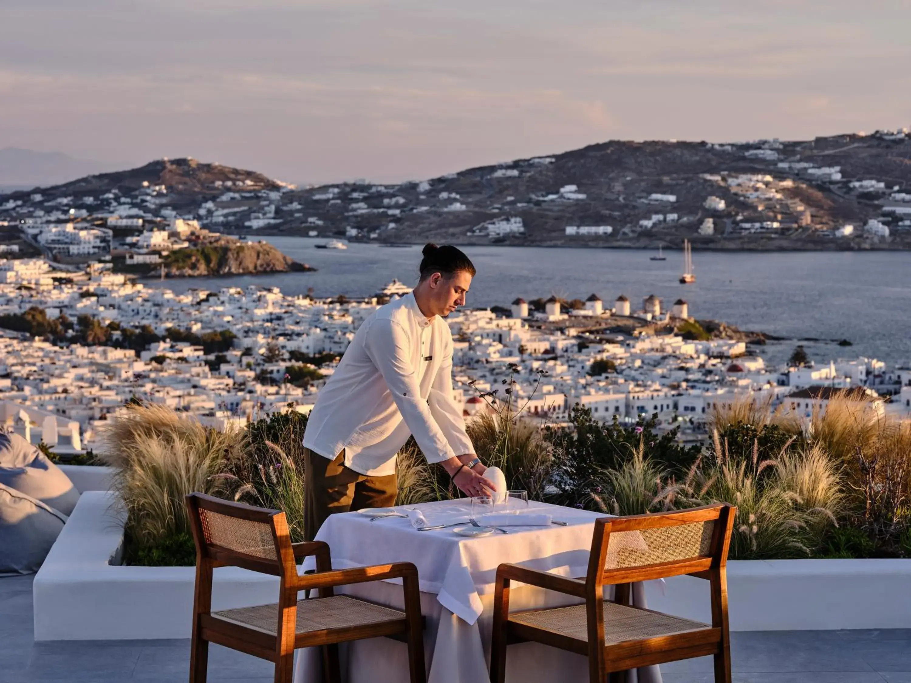 Restaurant/places to eat in Deos Mykonos - A Myconian Collection Hotel Restaurant/places to eat in Deos Mykonos - A Myconian Collection Hotel
