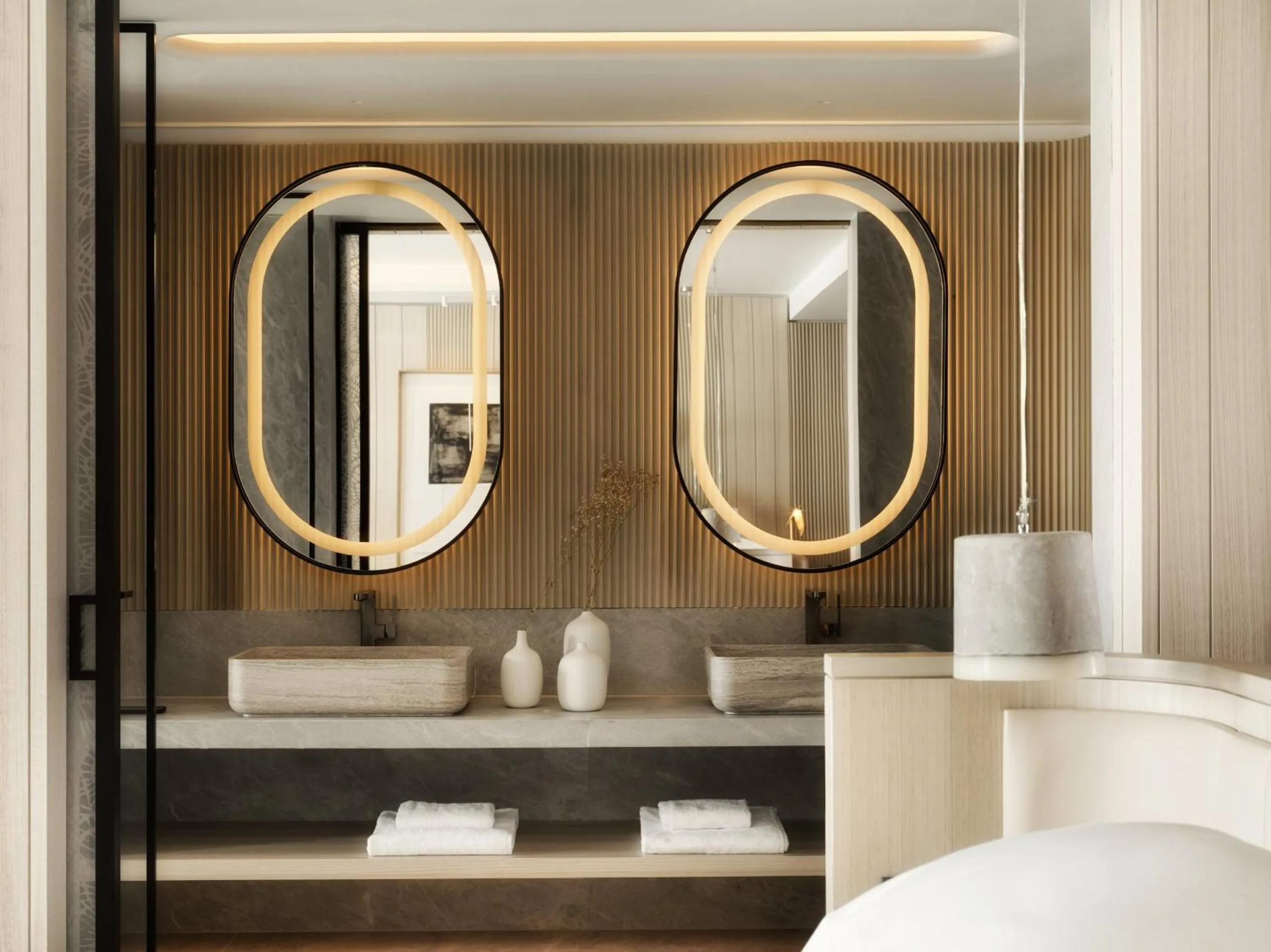 Bathroom, Bed in Deos Mykonos - A Myconian Collection Hotel