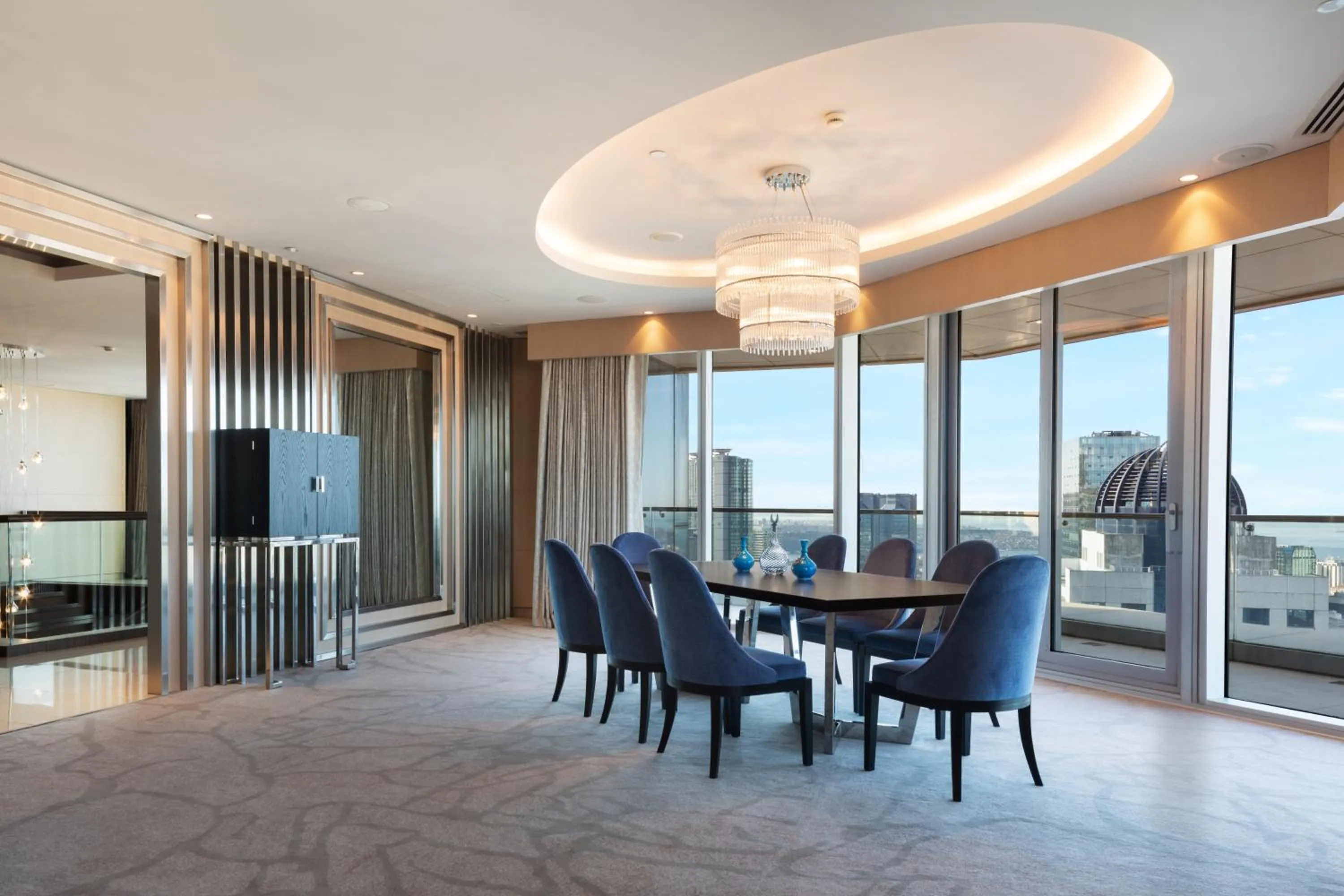 Living room in Wyndham Grand Istanbul Levent Hotel & Conference Center